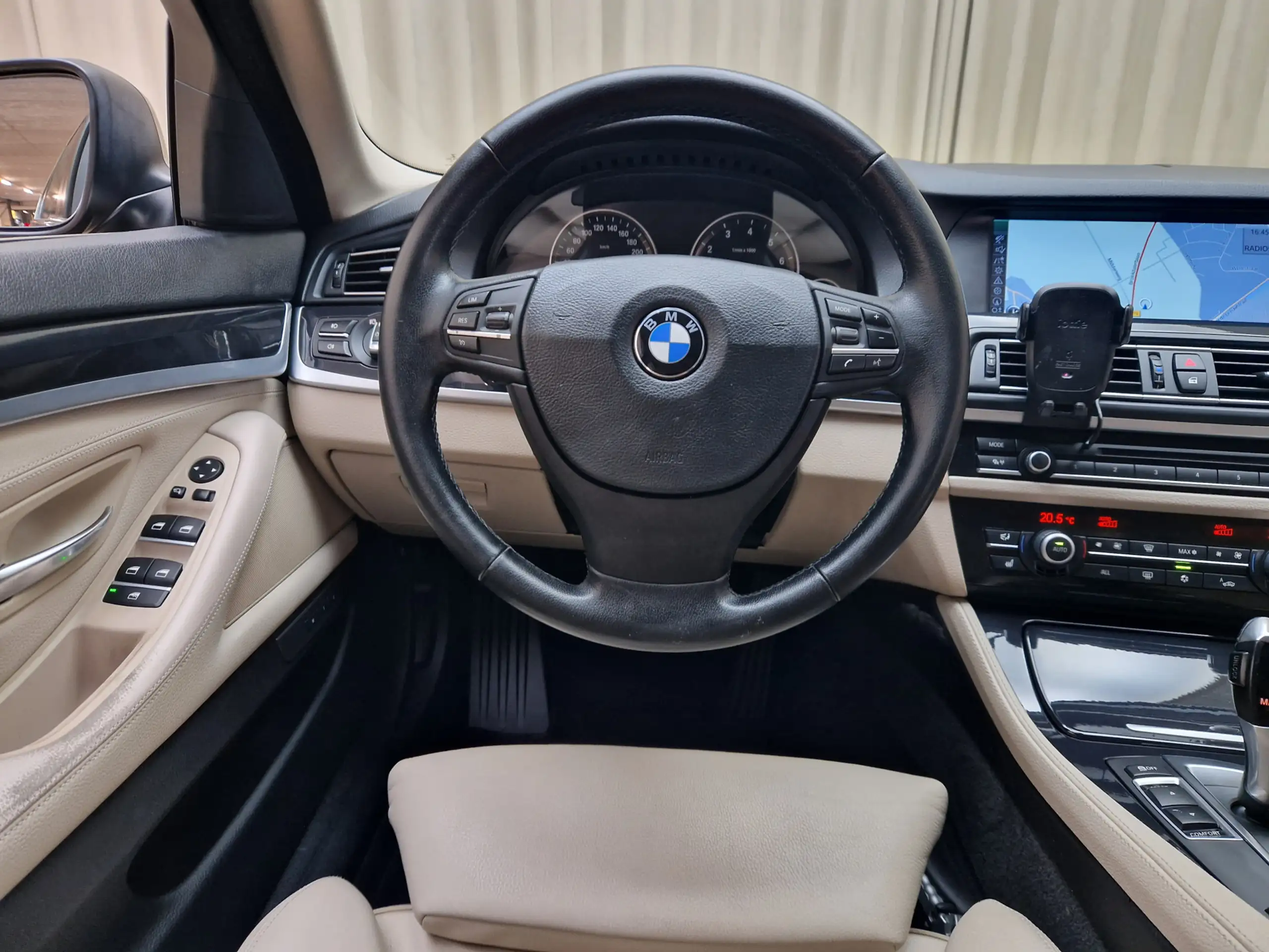 BMW - 528