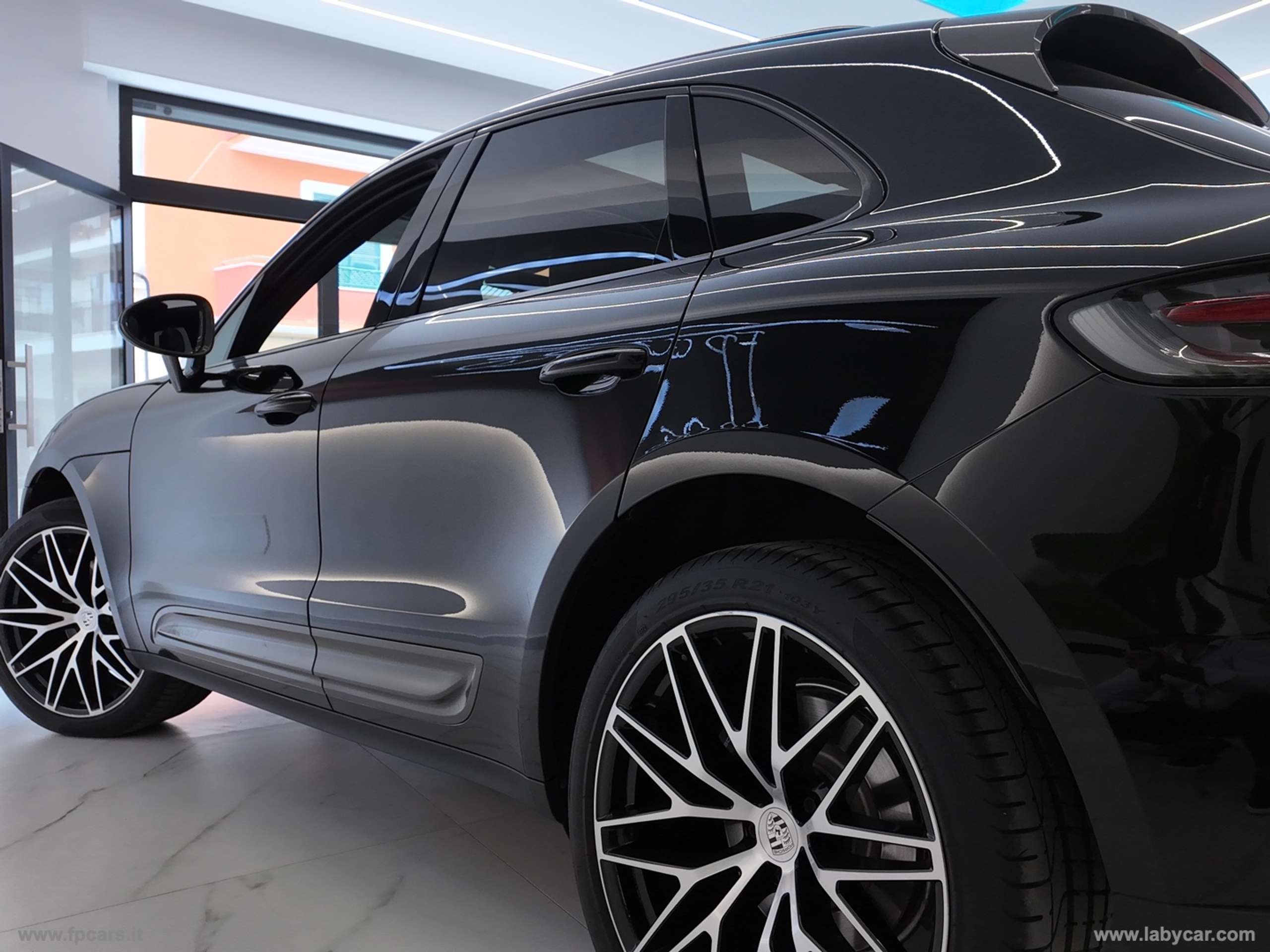 Porsche - Macan