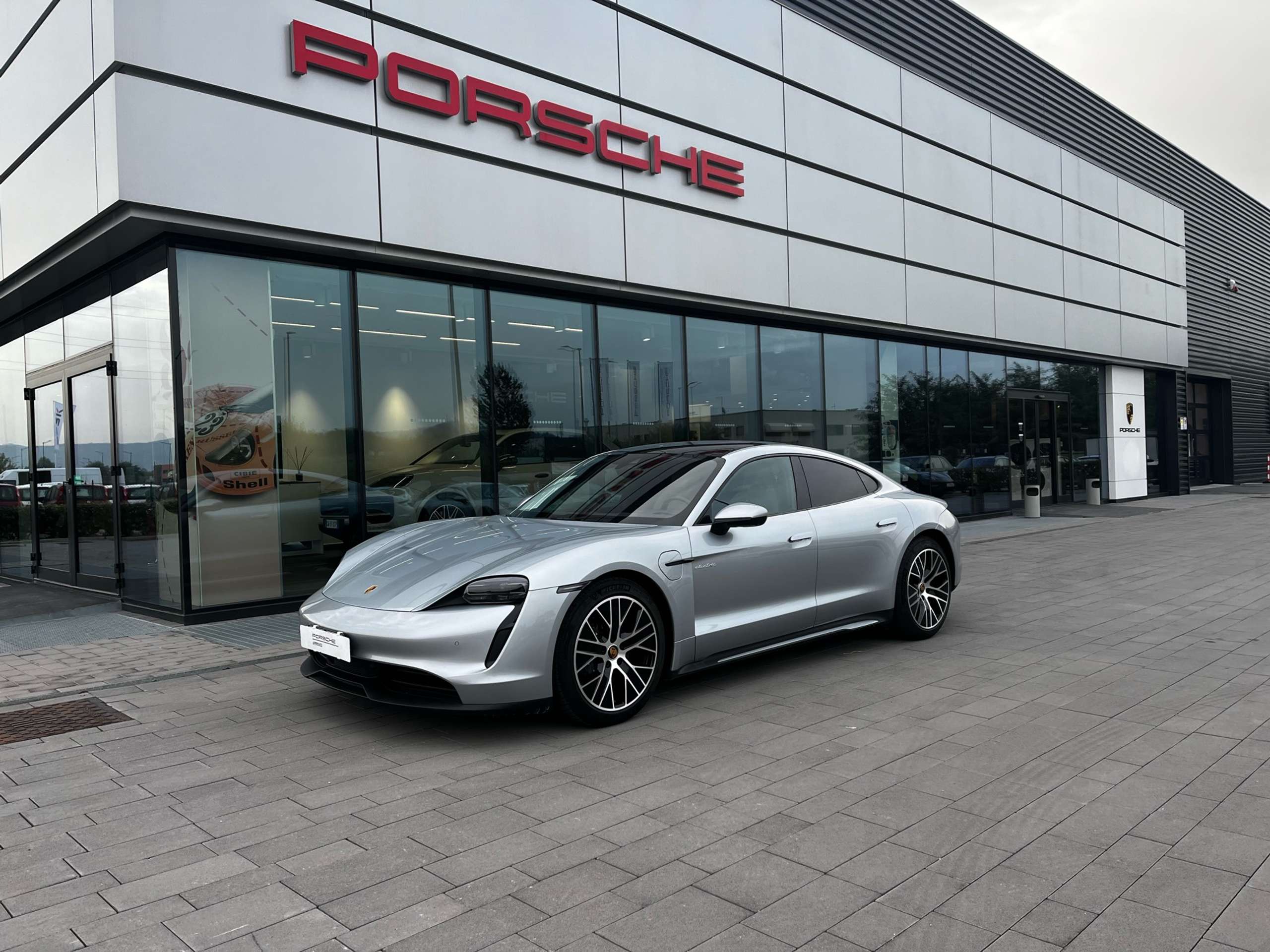 Porsche - Taycan