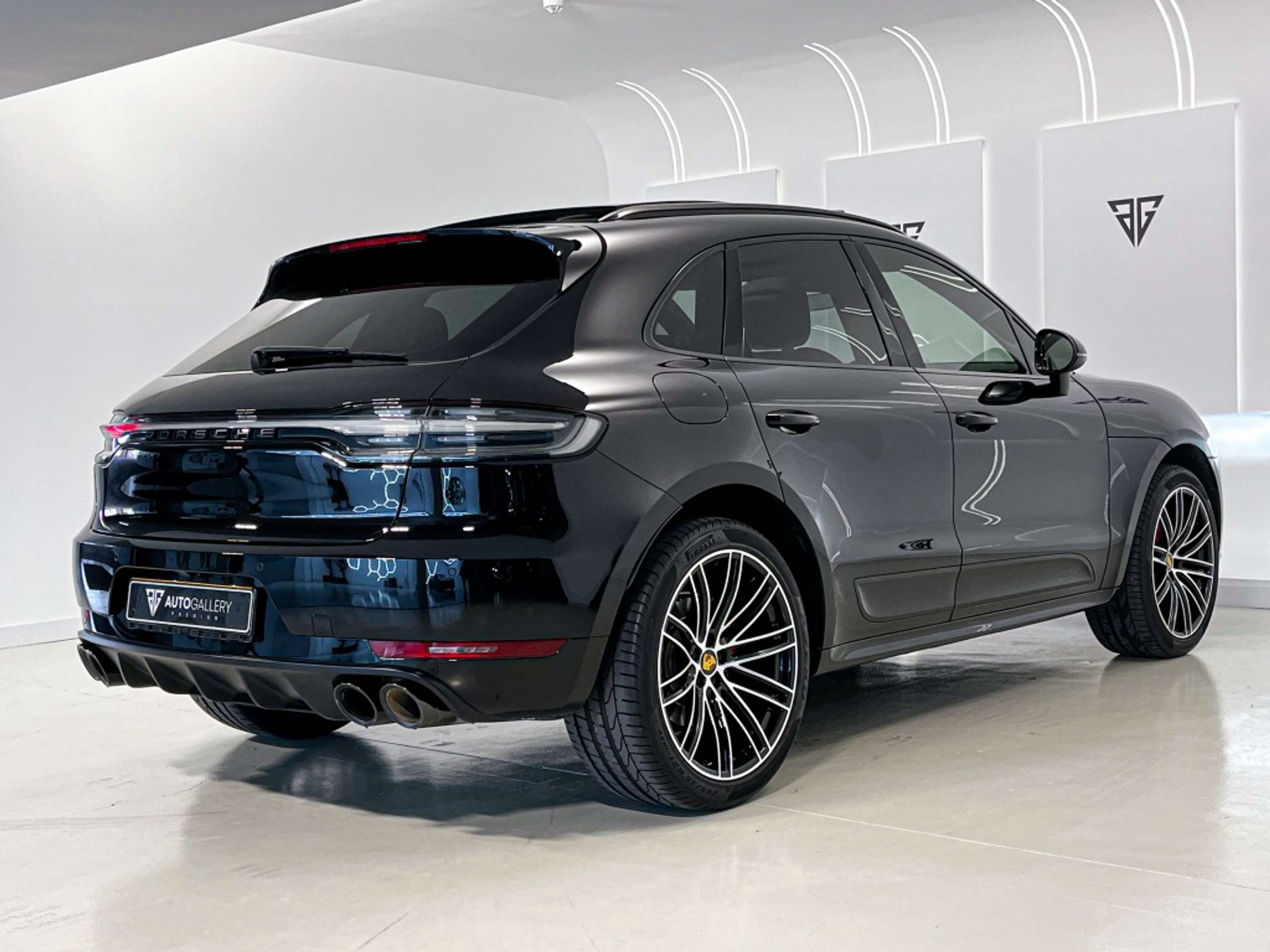 Porsche - Macan