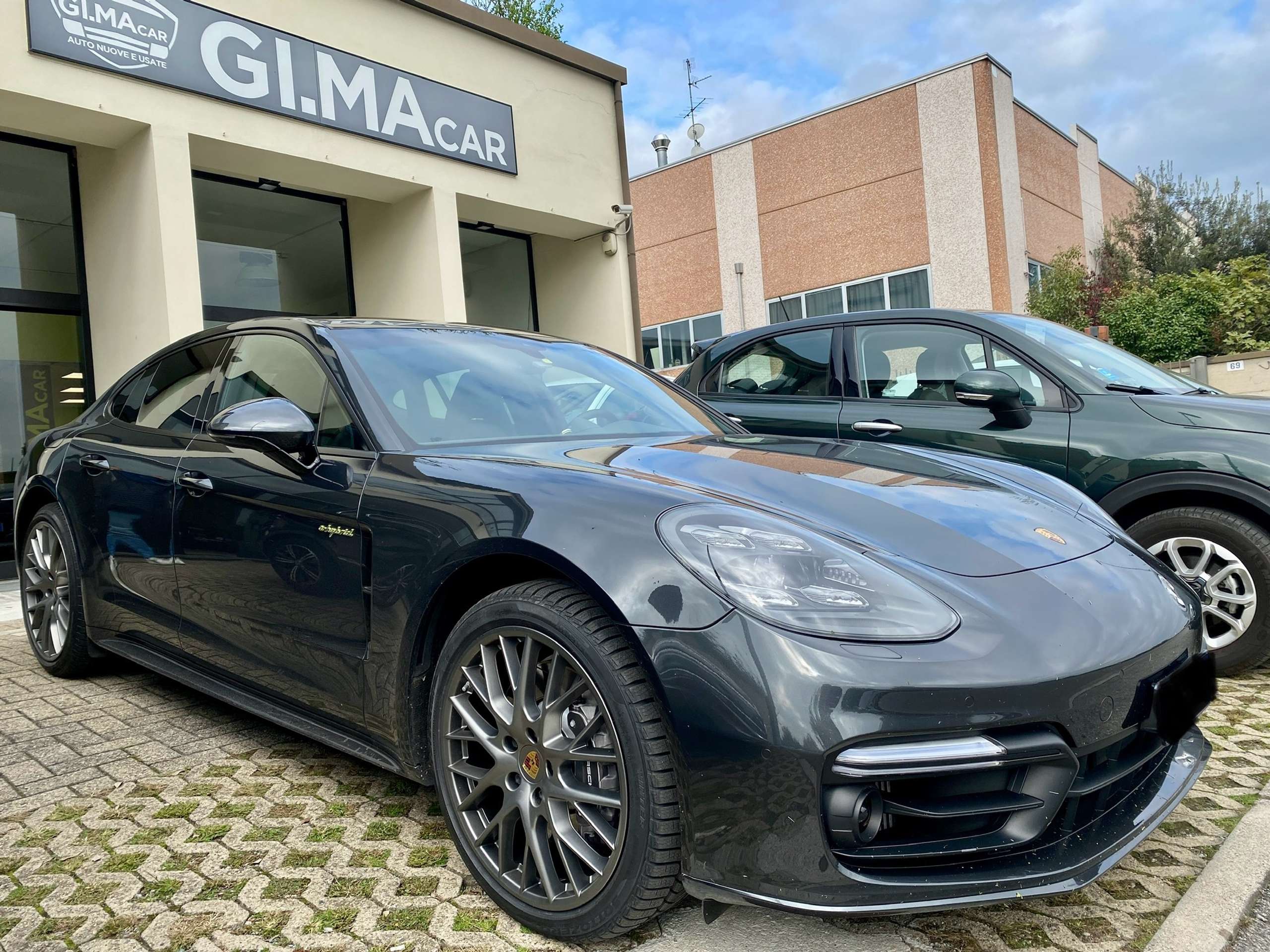 Porsche - Panamera