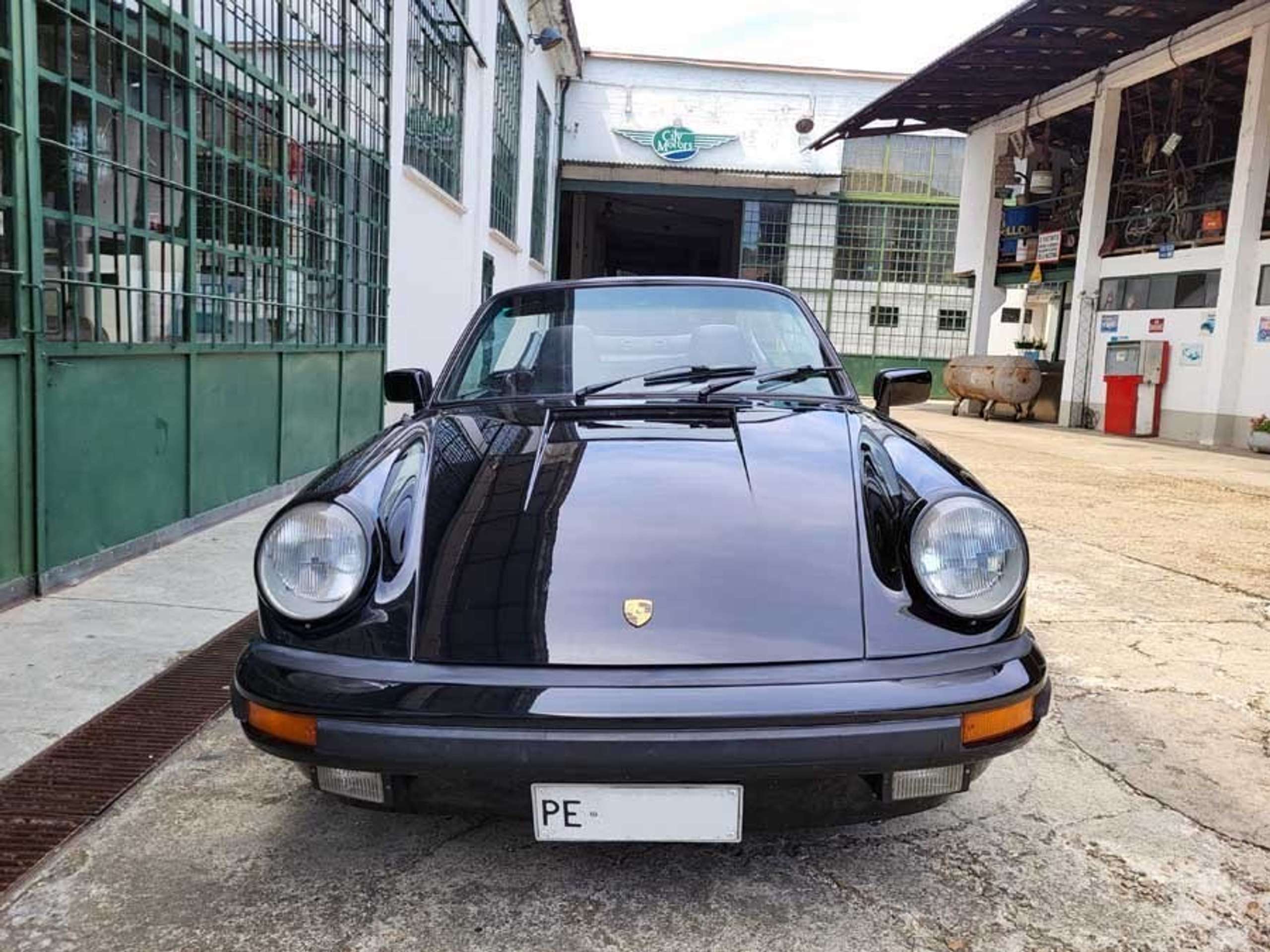 Porsche - 911