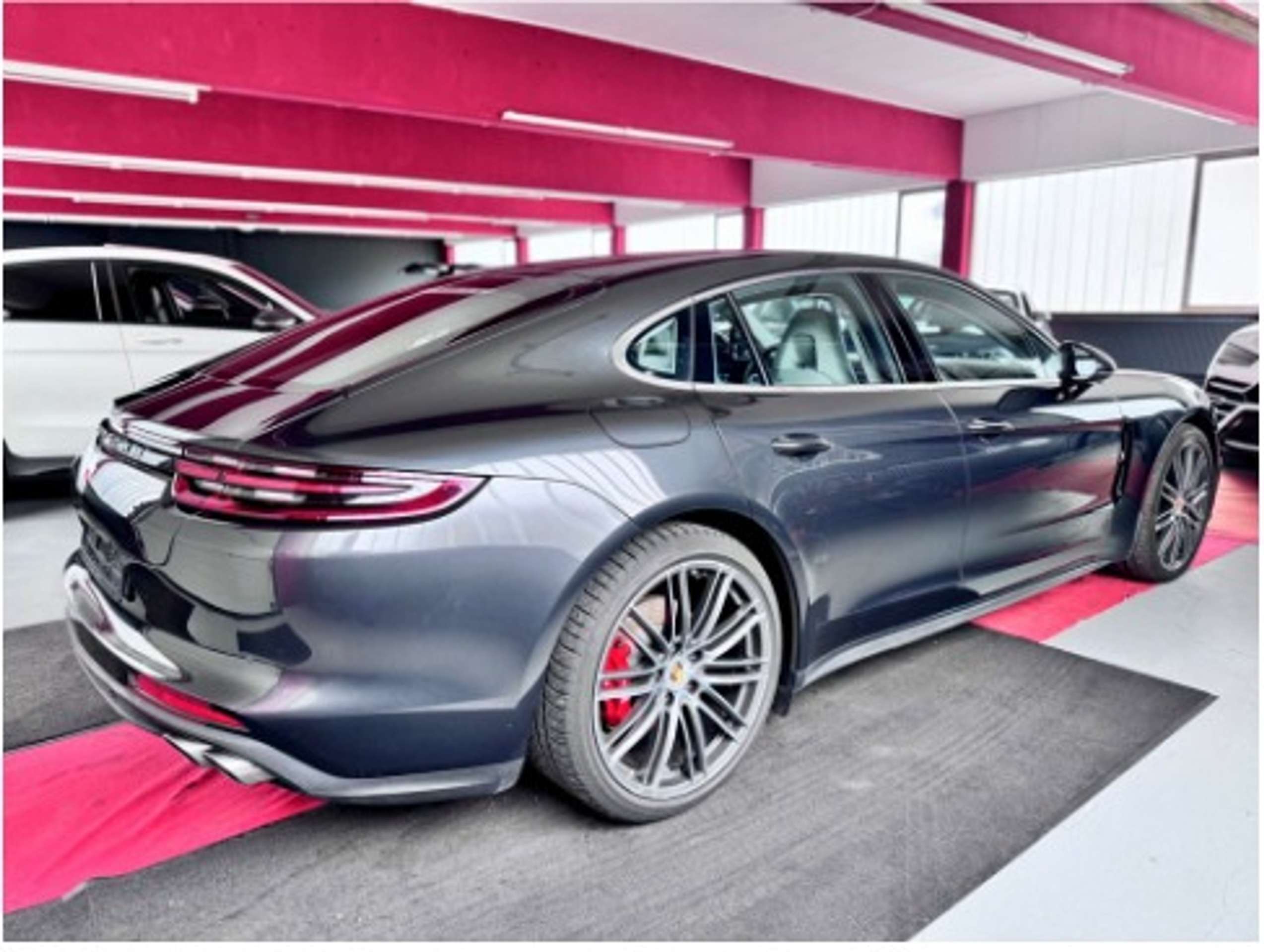 Porsche - Panamera