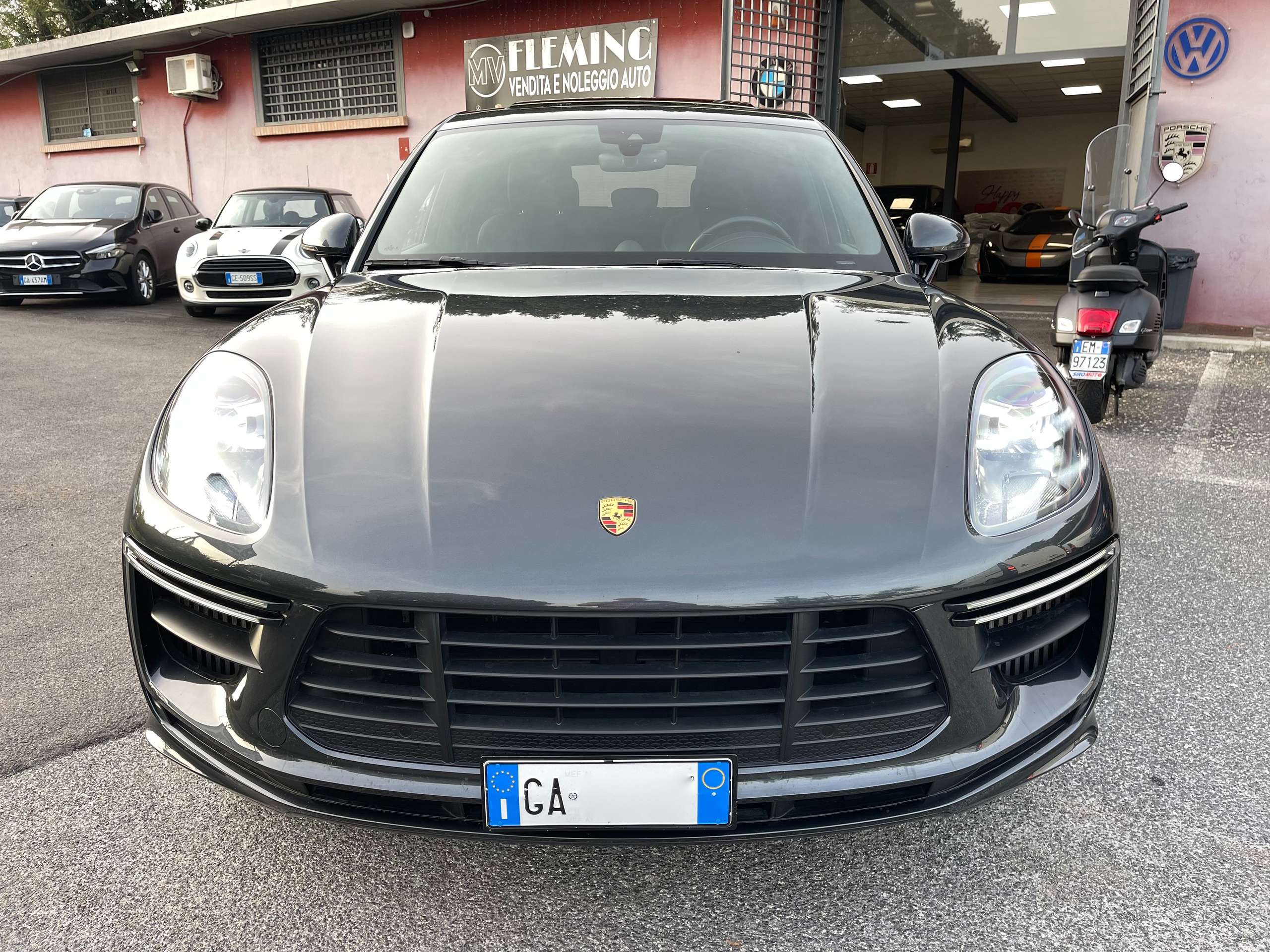 Porsche - Macan