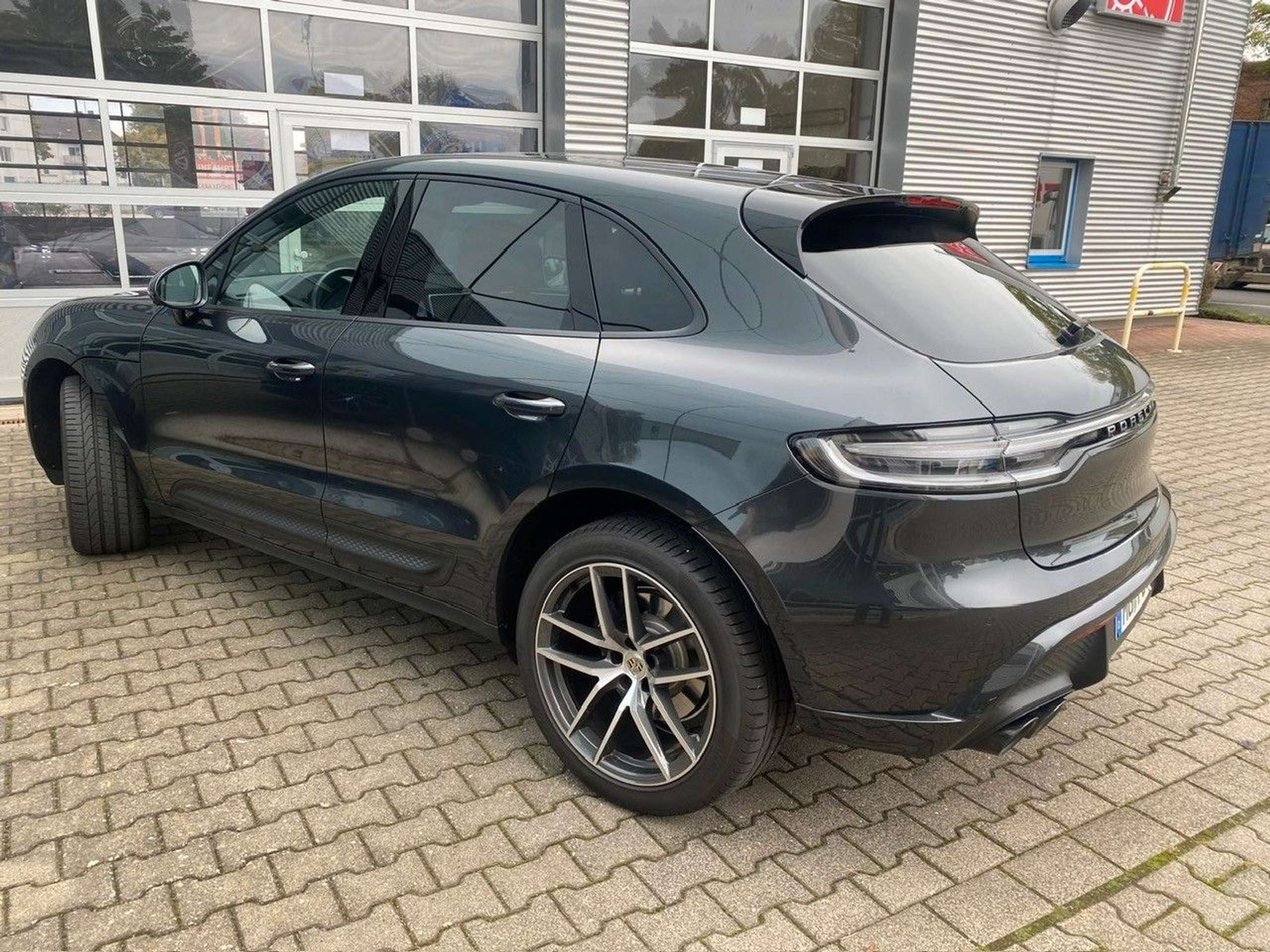 Porsche - Macan