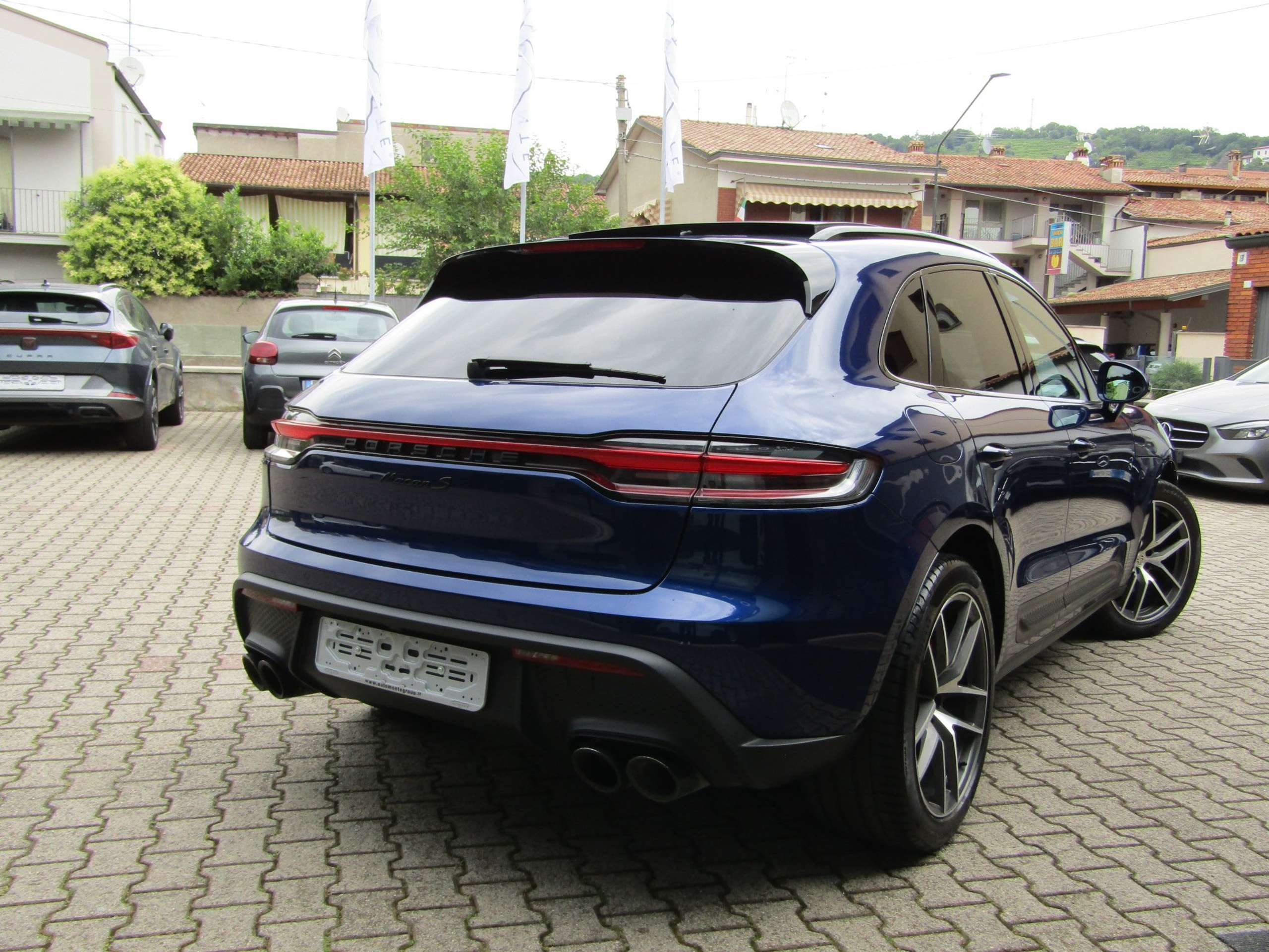 Porsche - Macan