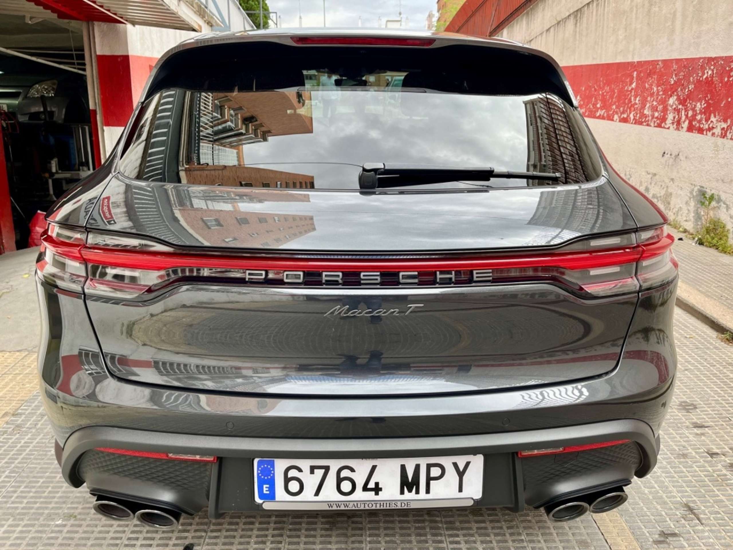 Porsche - Macan