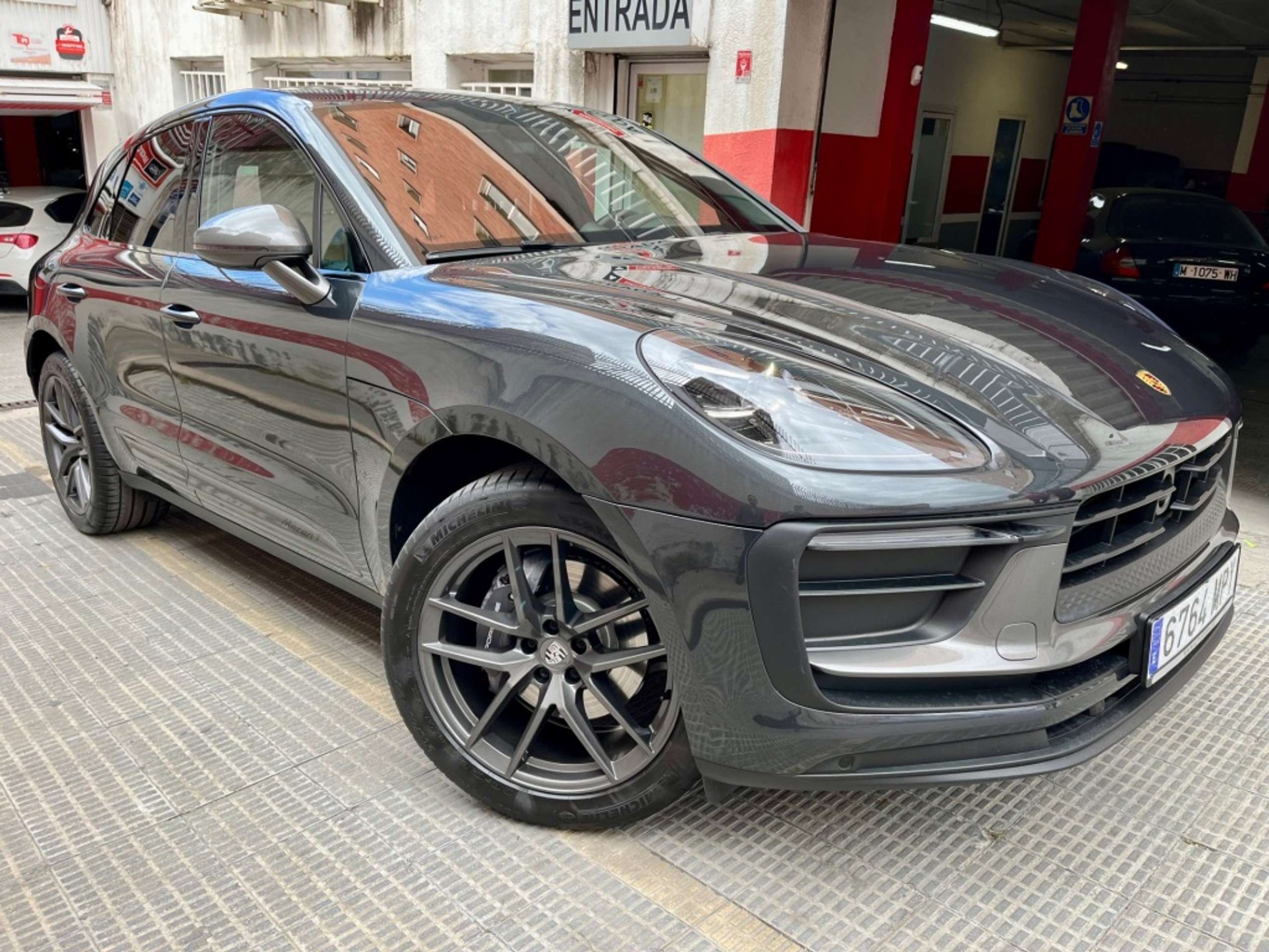 Porsche - Macan