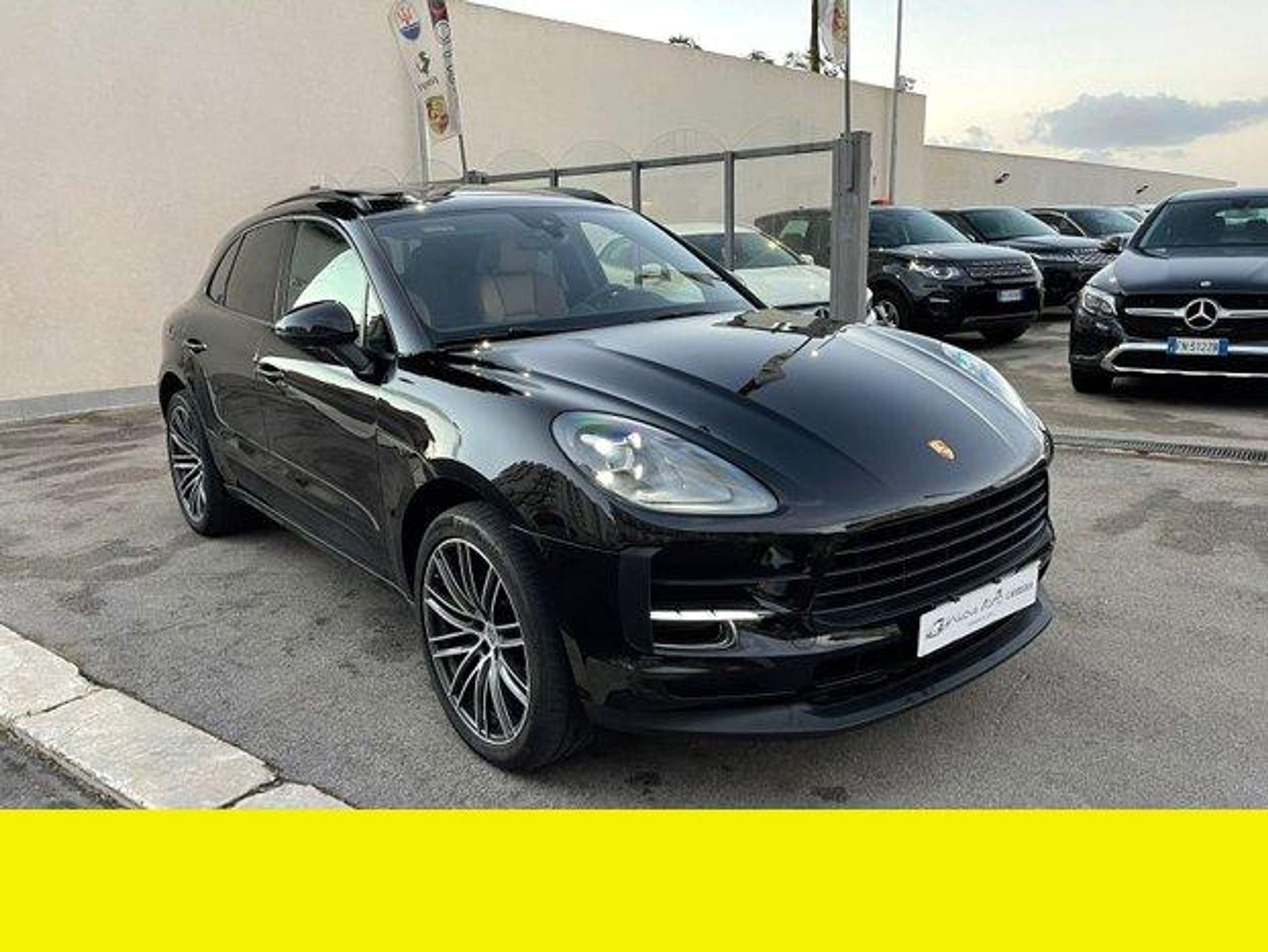 Porsche - Macan