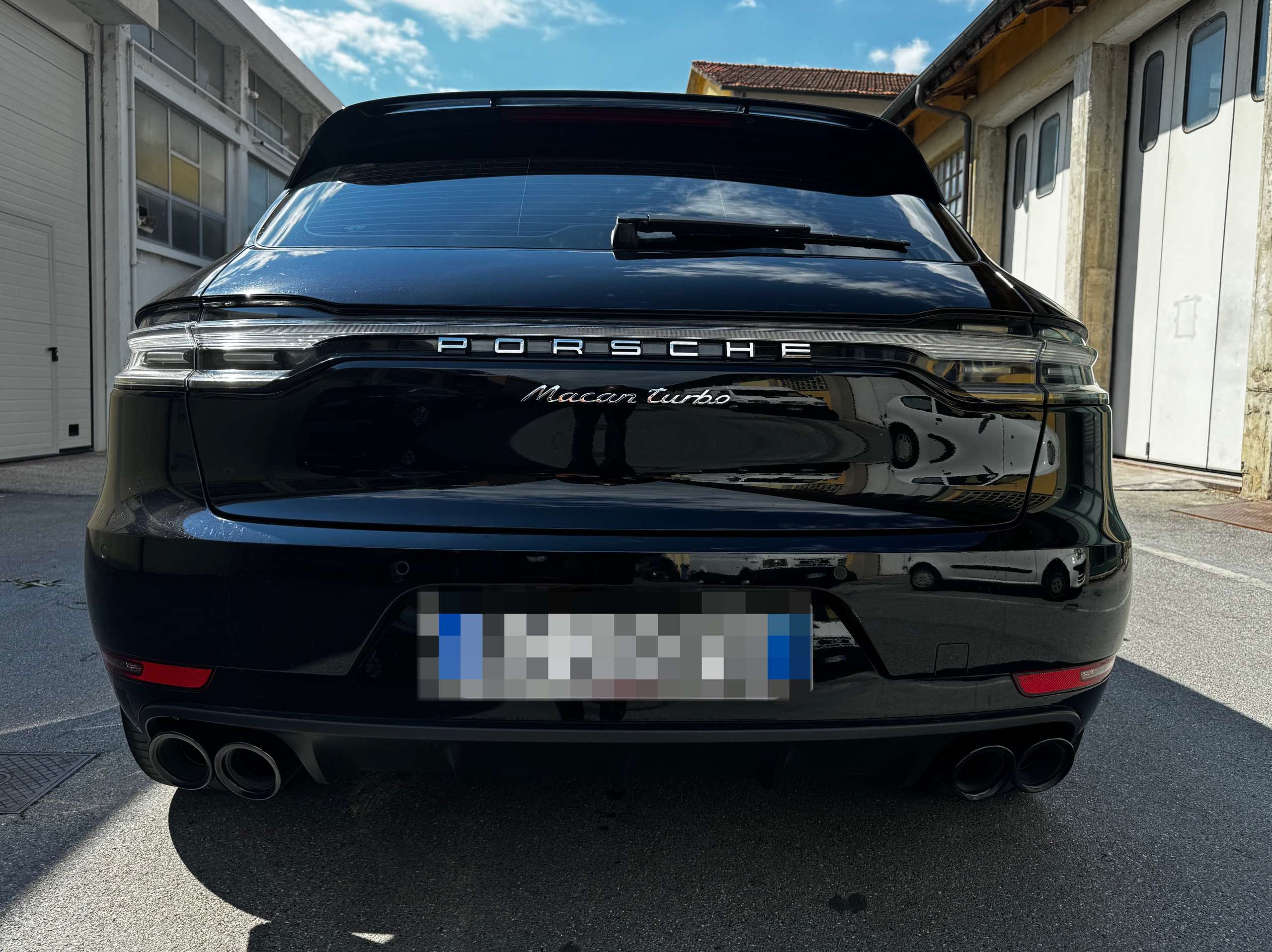 Porsche - Macan