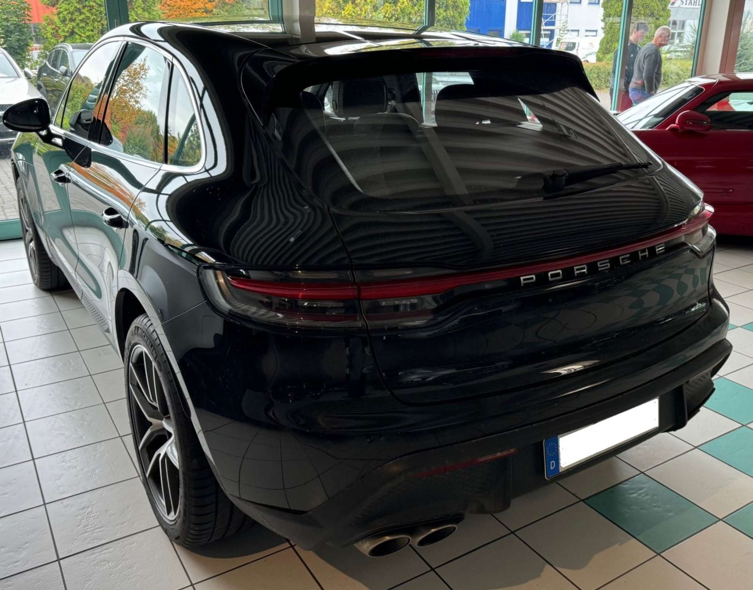 Porsche - Macan