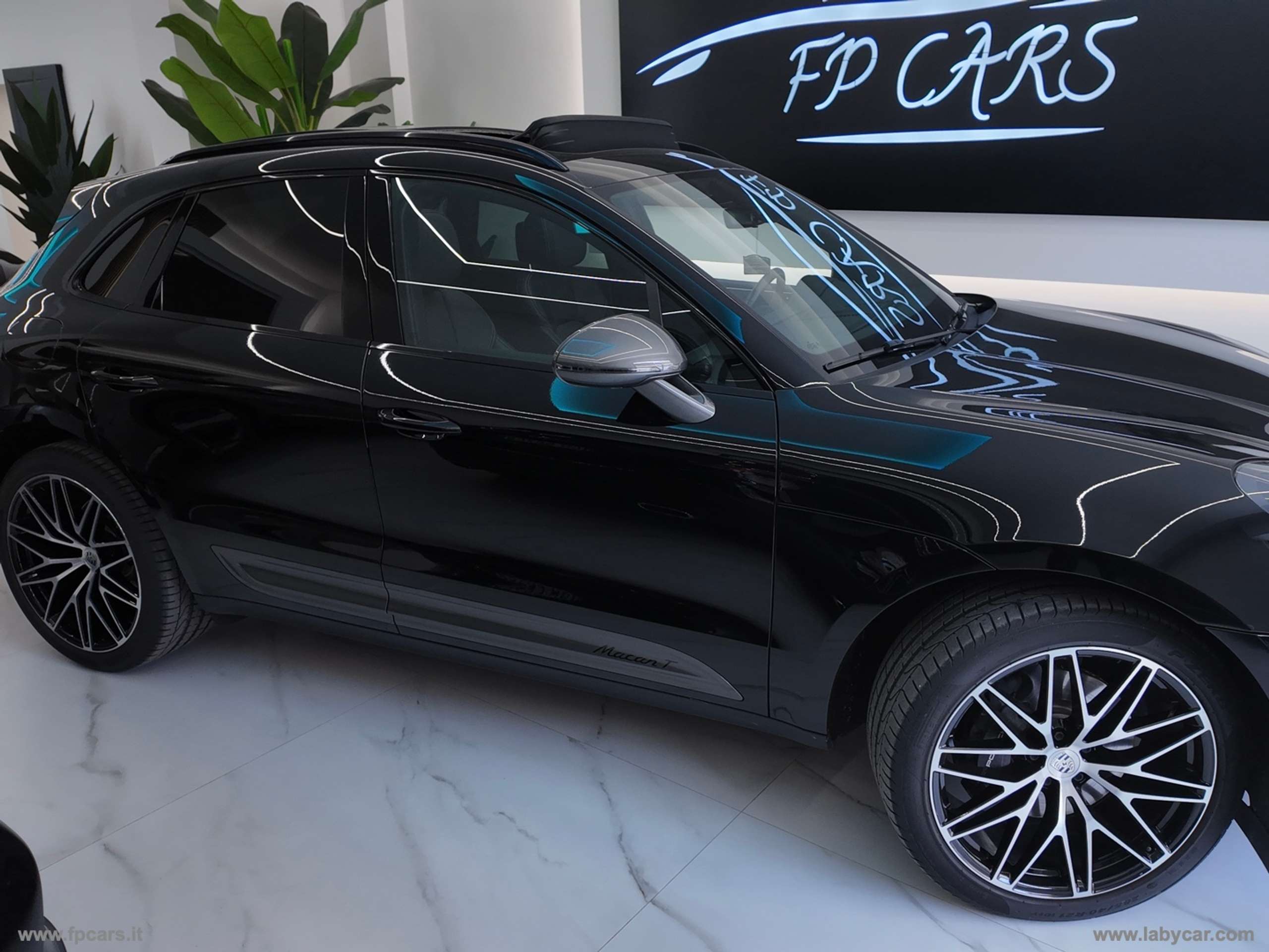 Porsche - Macan