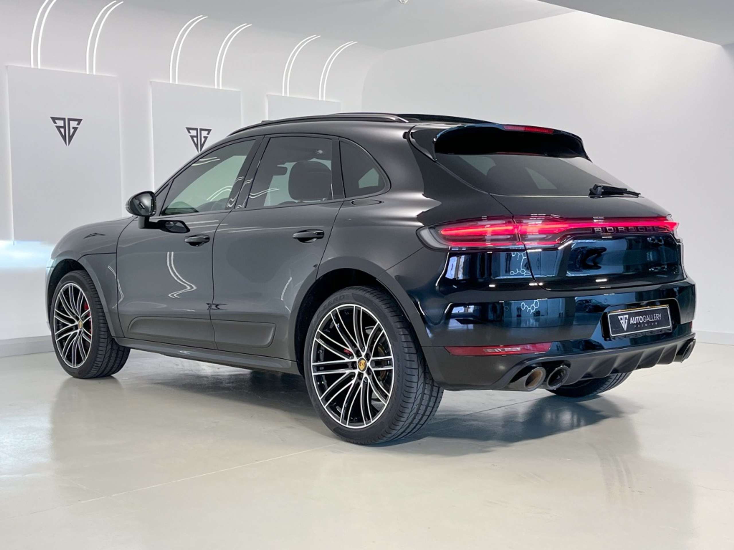 Porsche - Macan