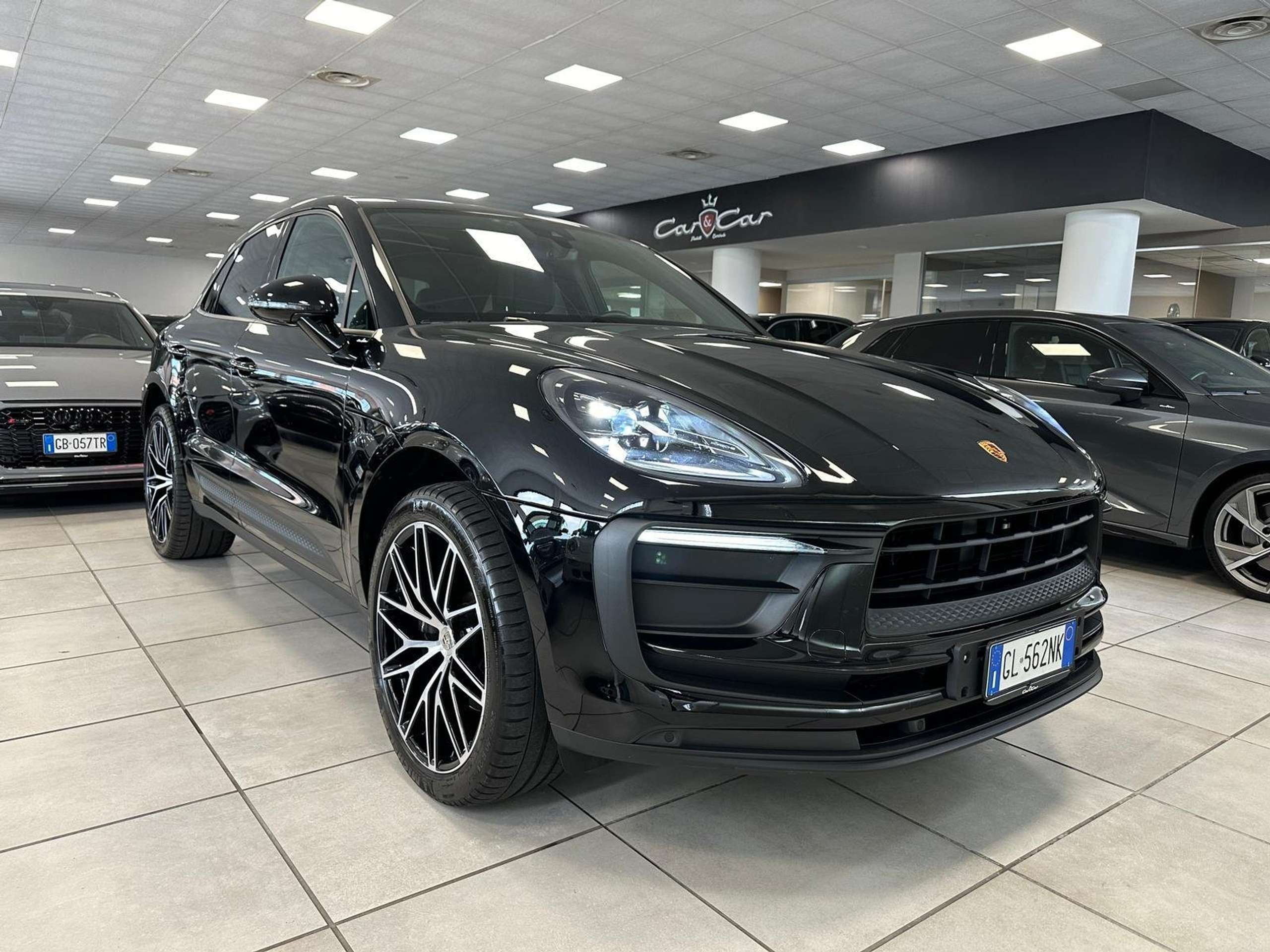 Porsche - Macan