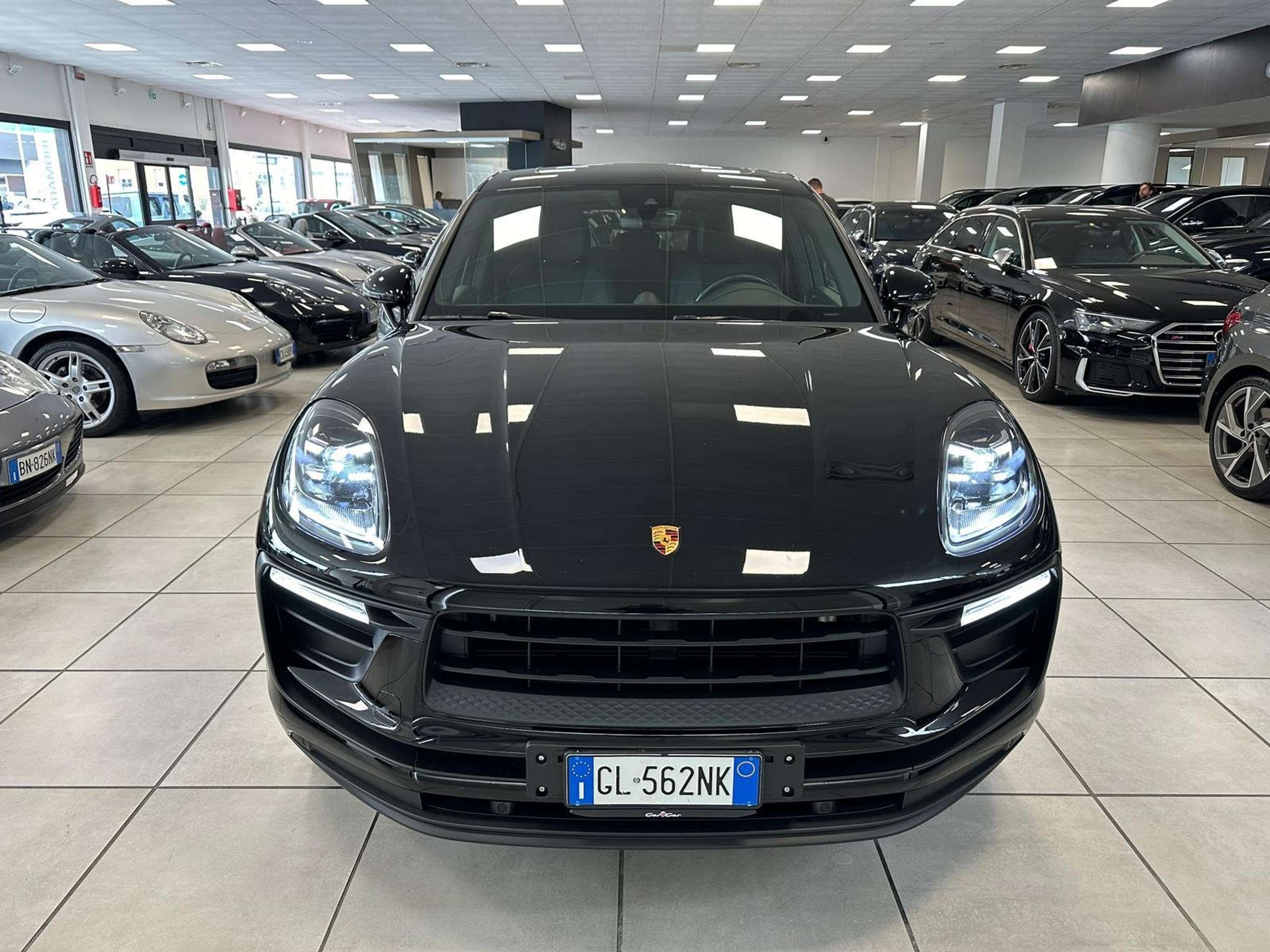 Porsche - Macan