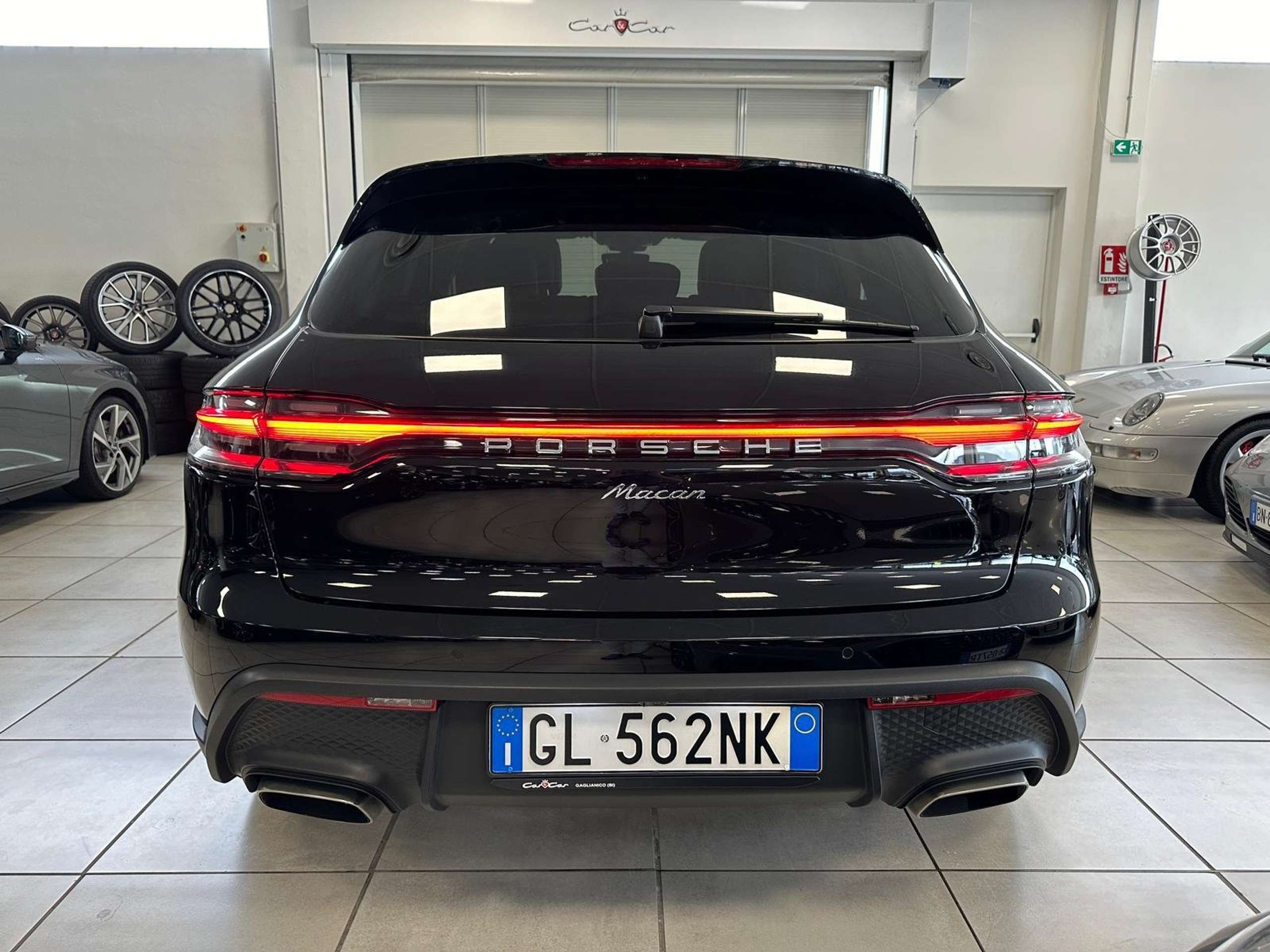 Porsche - Macan