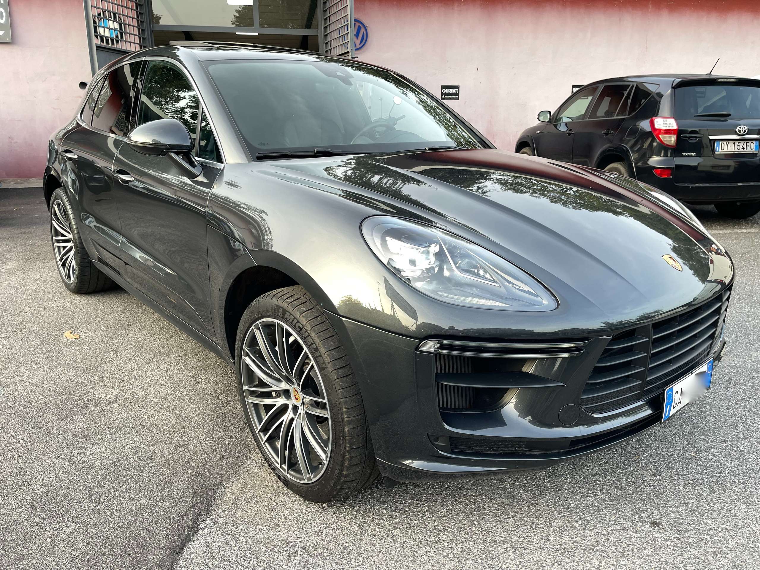 Porsche - Macan