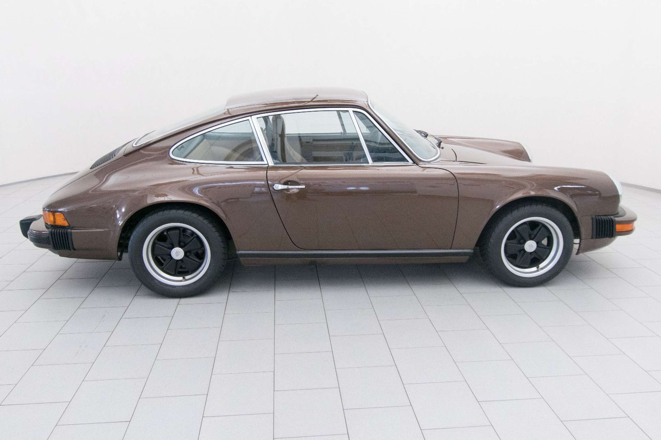 Porsche - 911