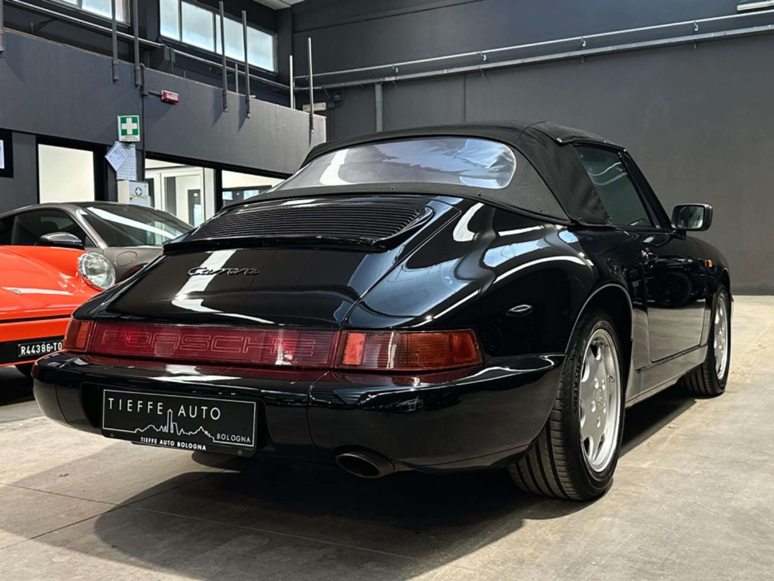 Porsche - 911