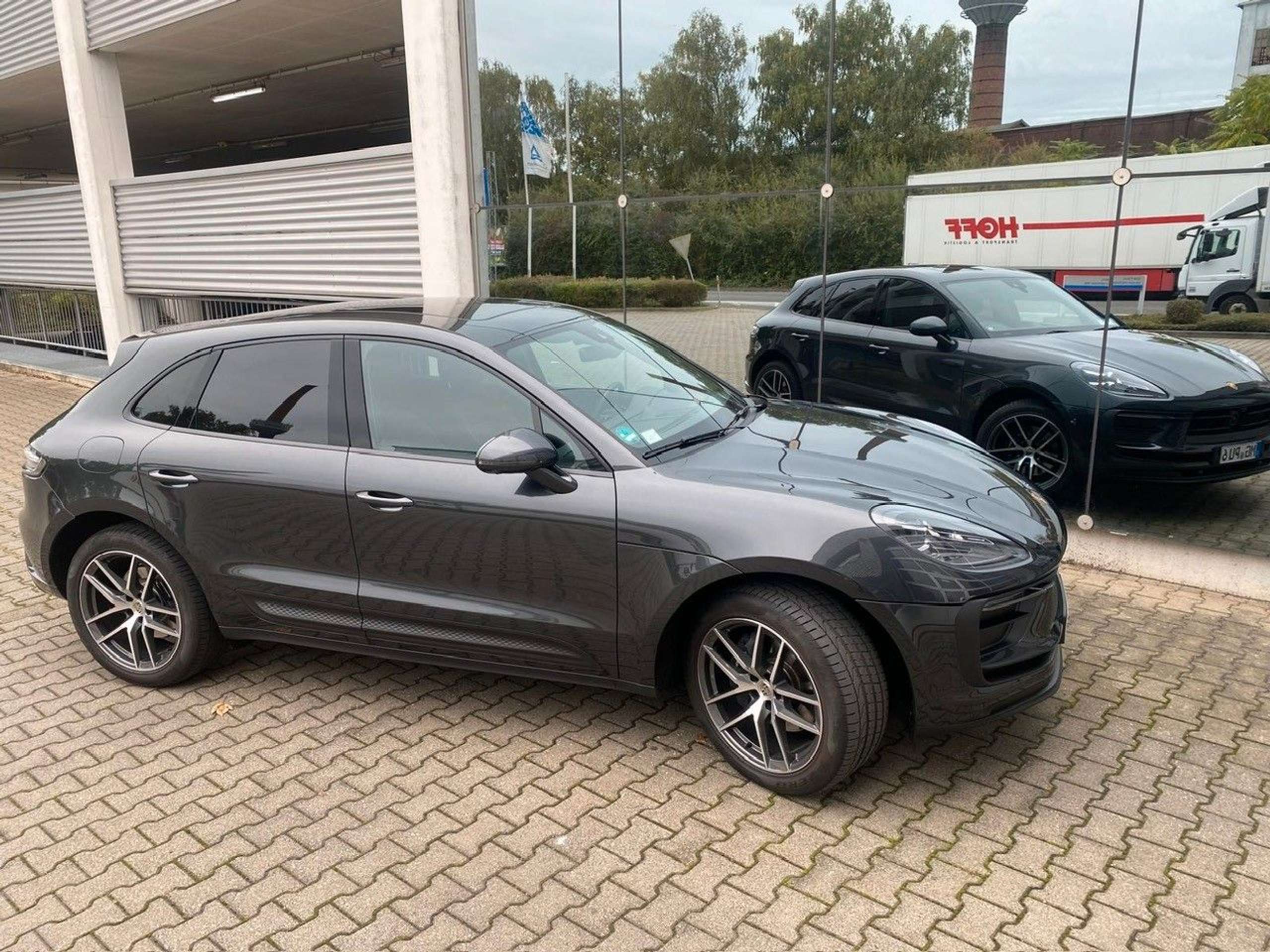 Porsche - Macan