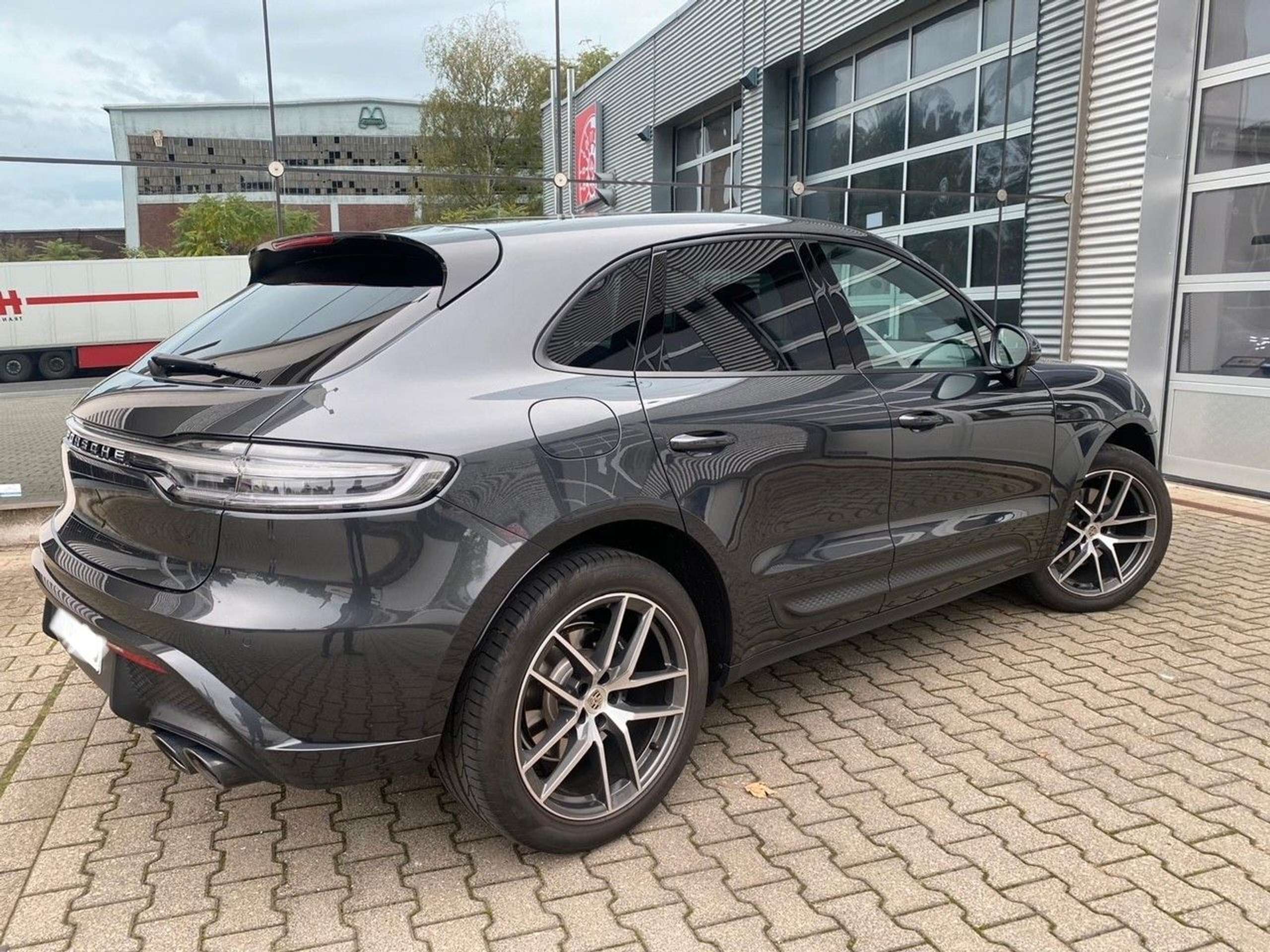 Porsche - Macan