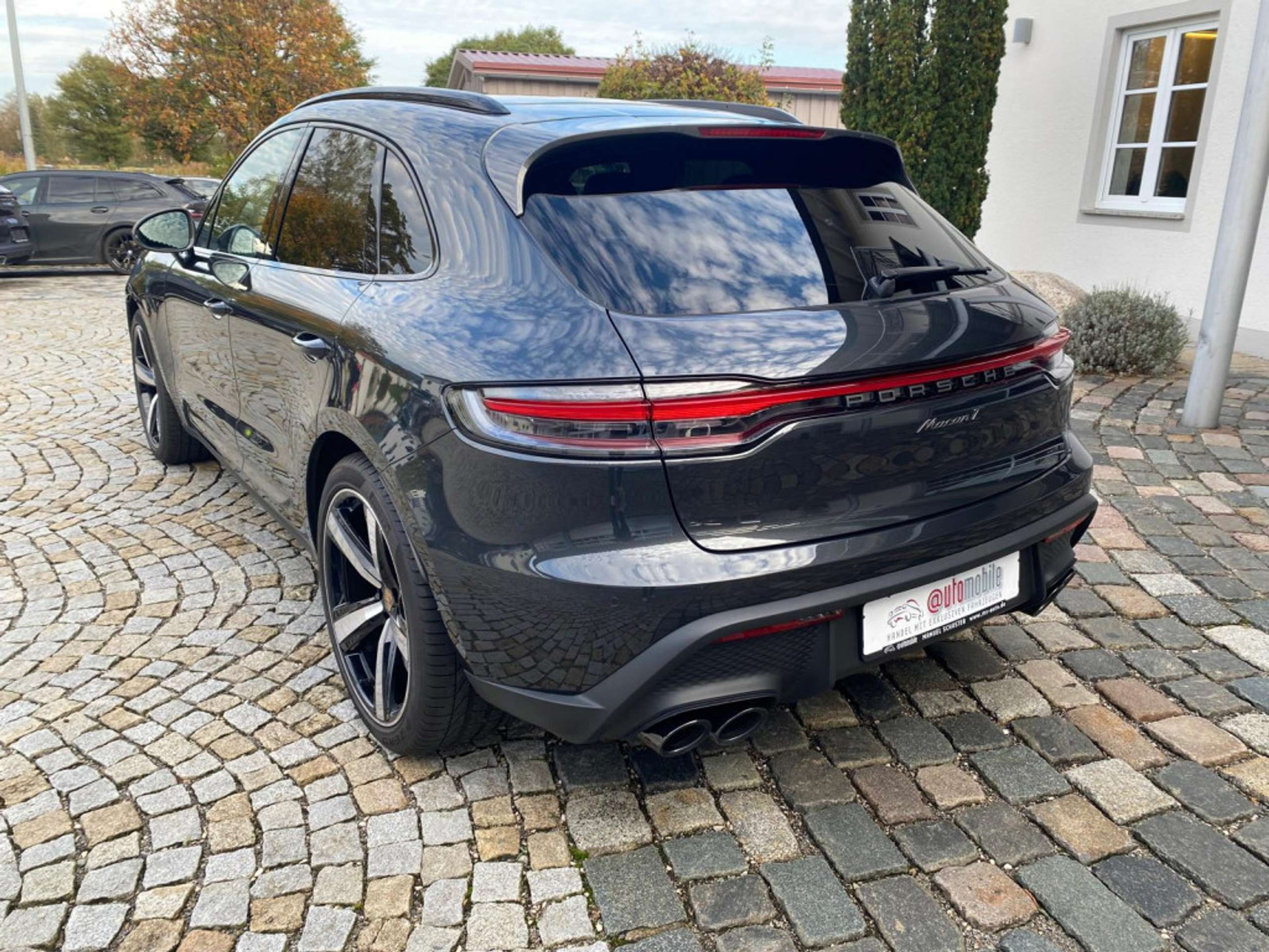 Porsche - Macan