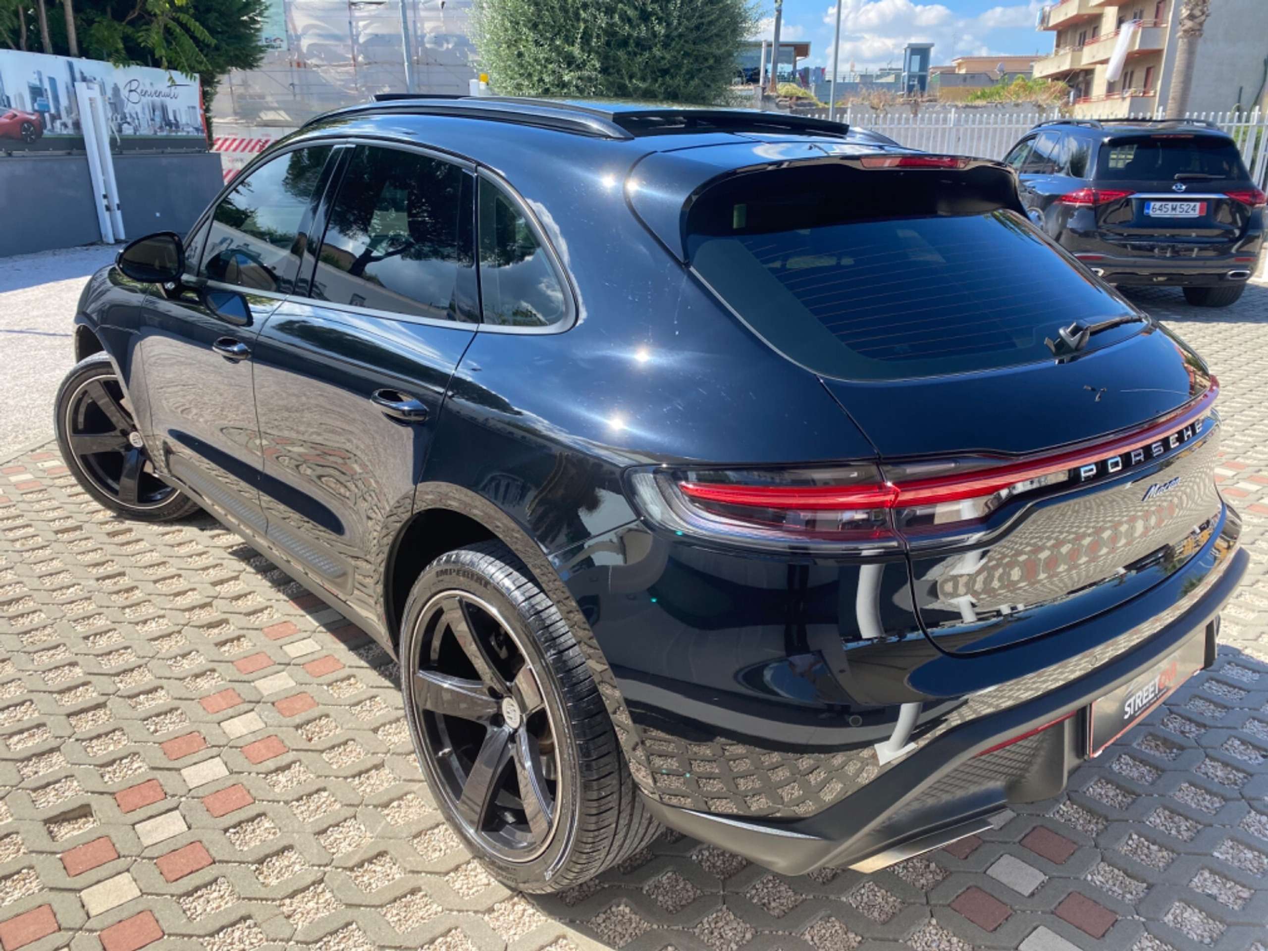 Porsche - Macan