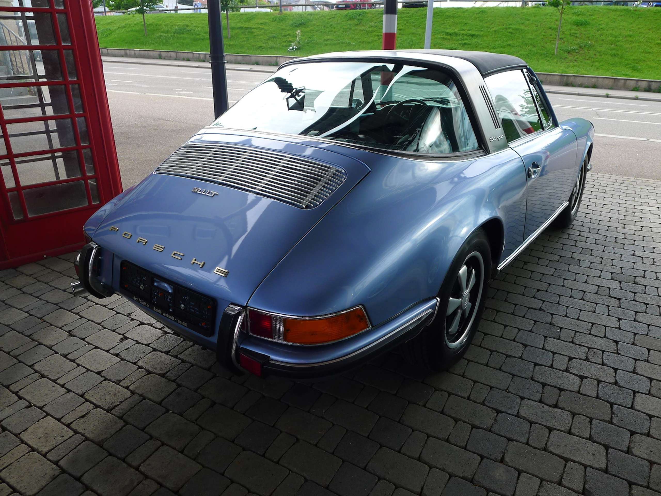 Porsche - 911