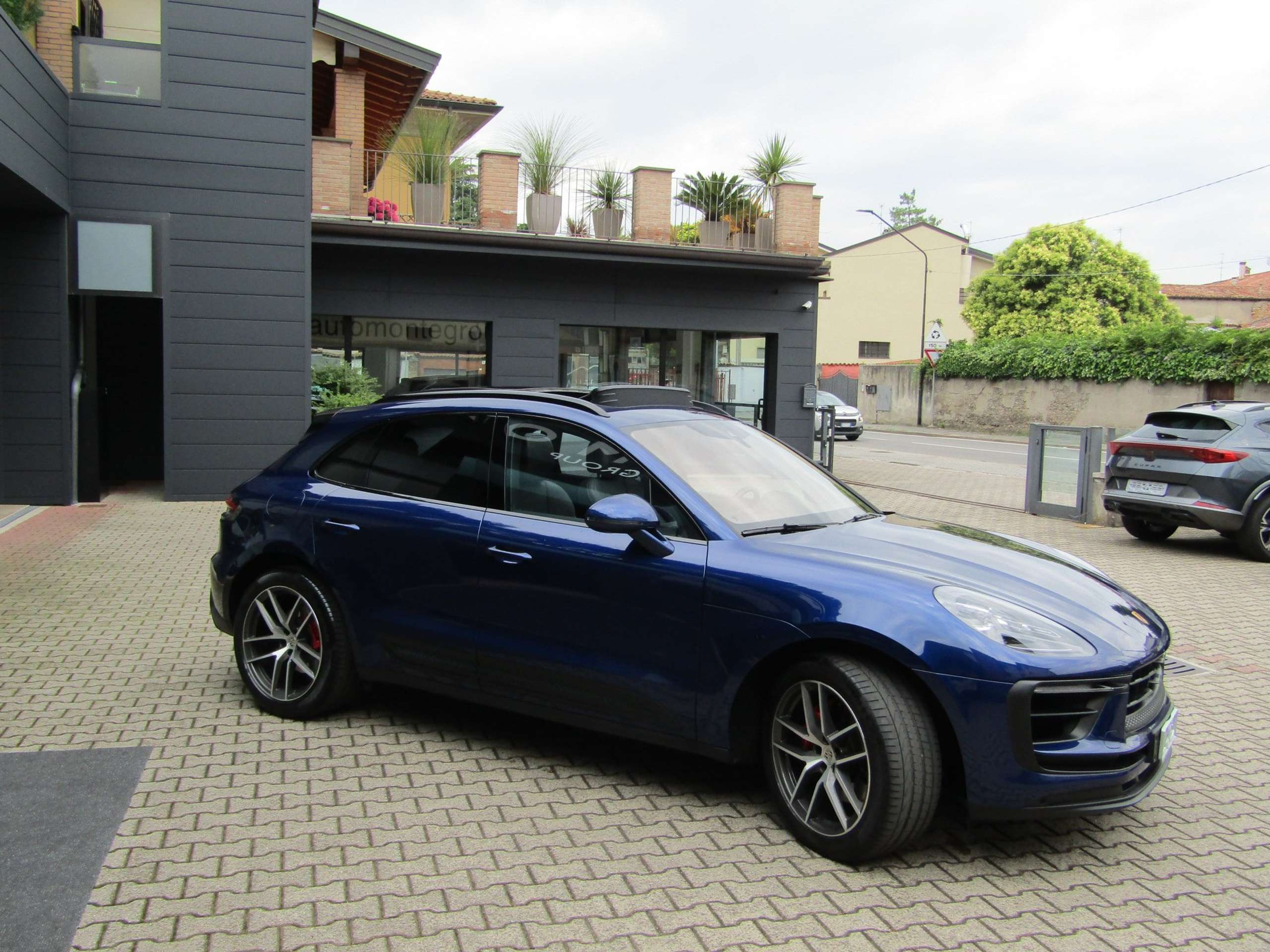 Porsche - Macan