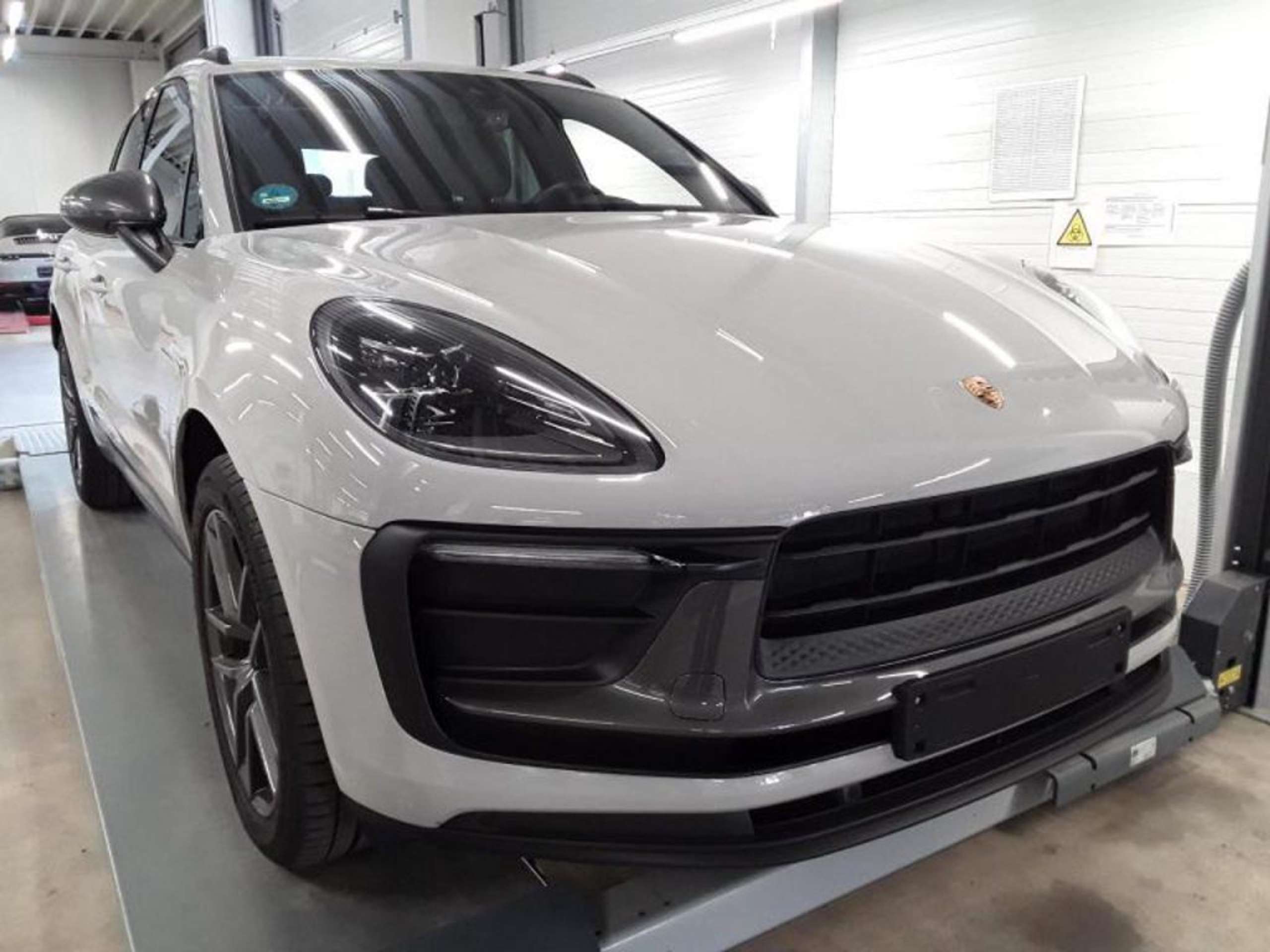 Porsche - Macan