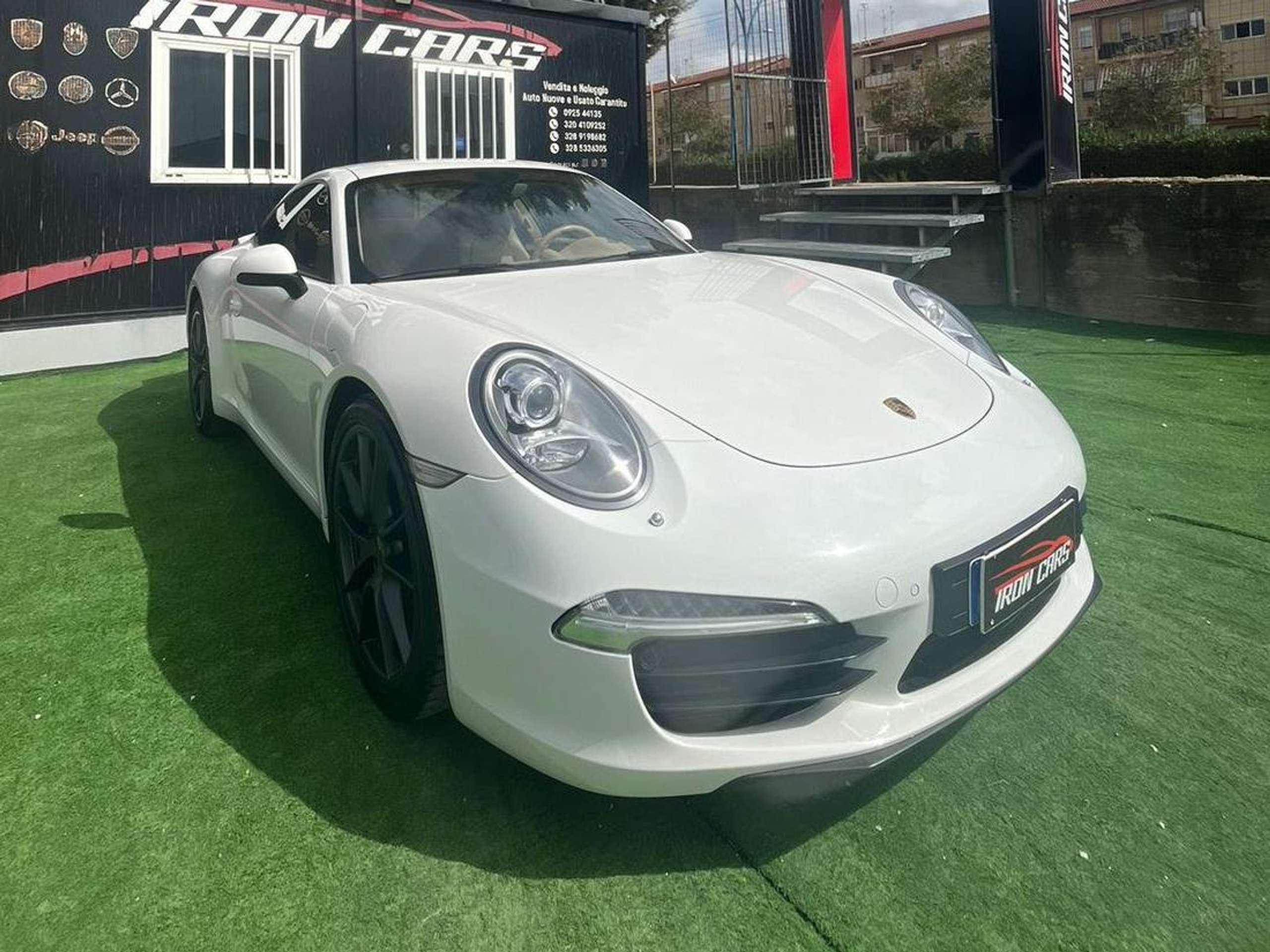 Porsche - 911