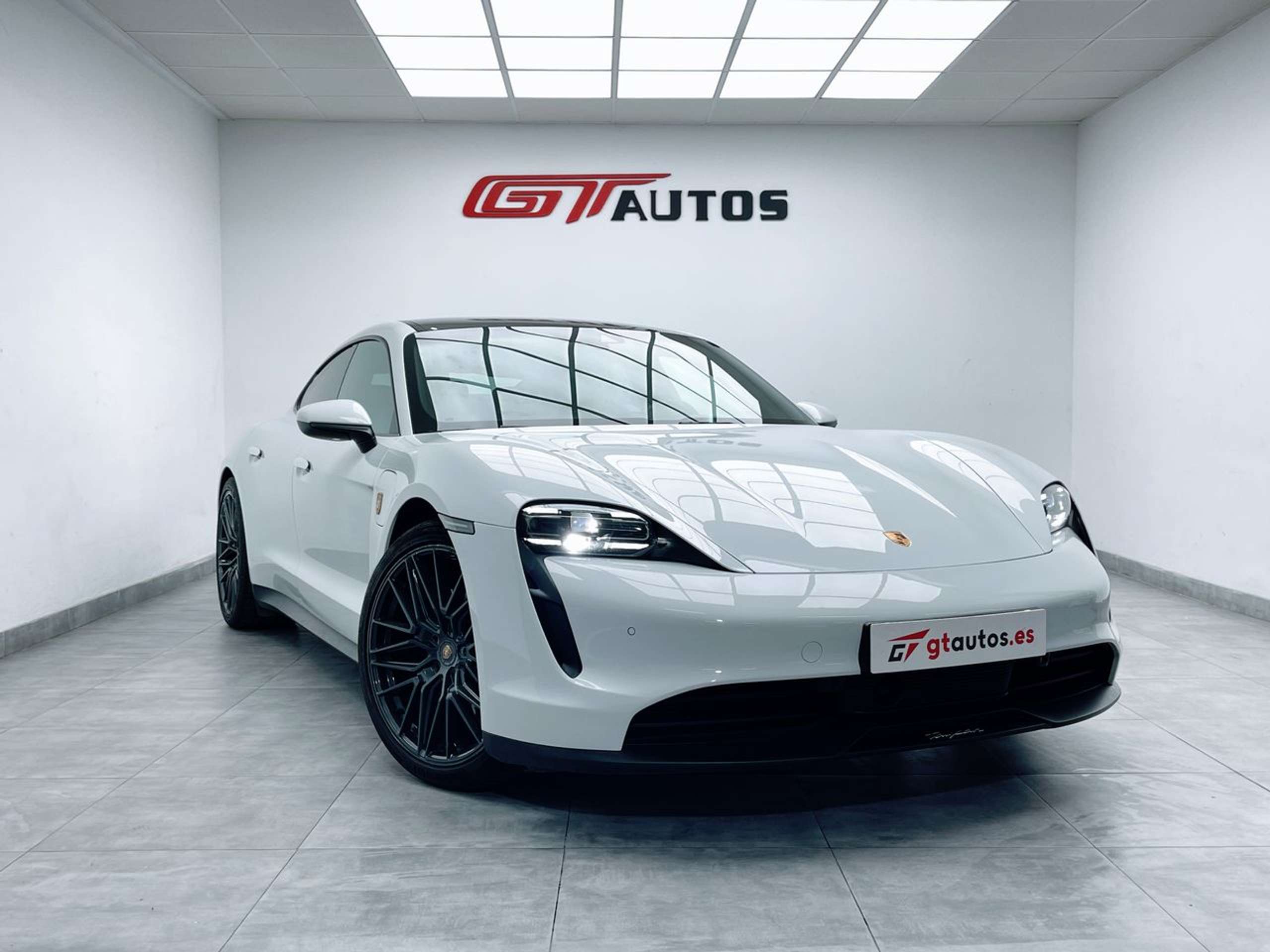 Porsche Taycan 2021