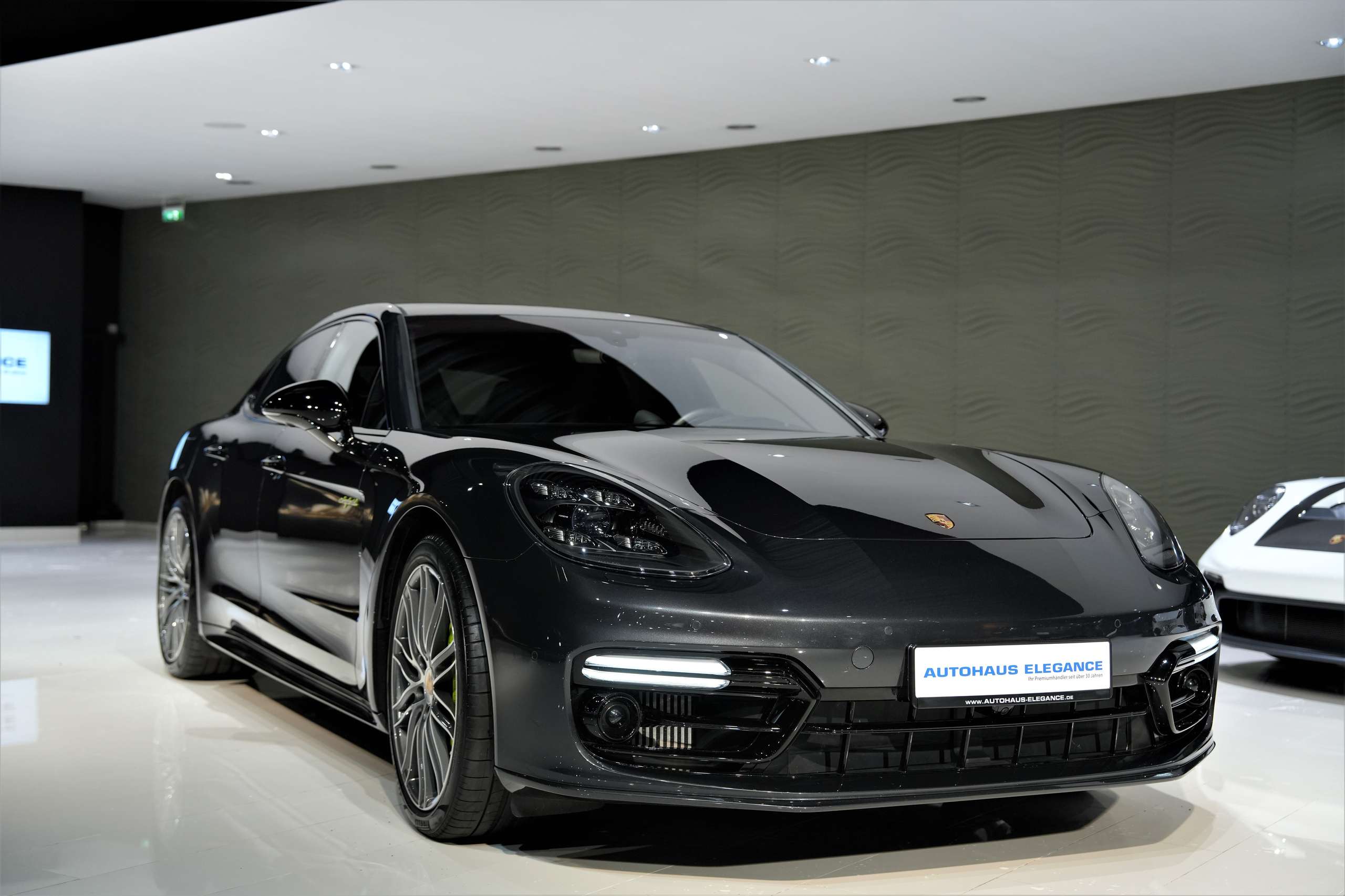 Porsche - Panamera