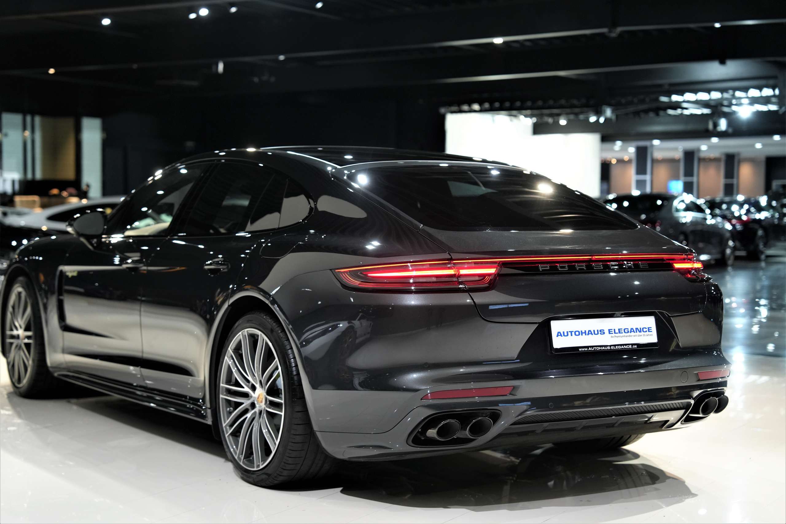 Porsche - Panamera