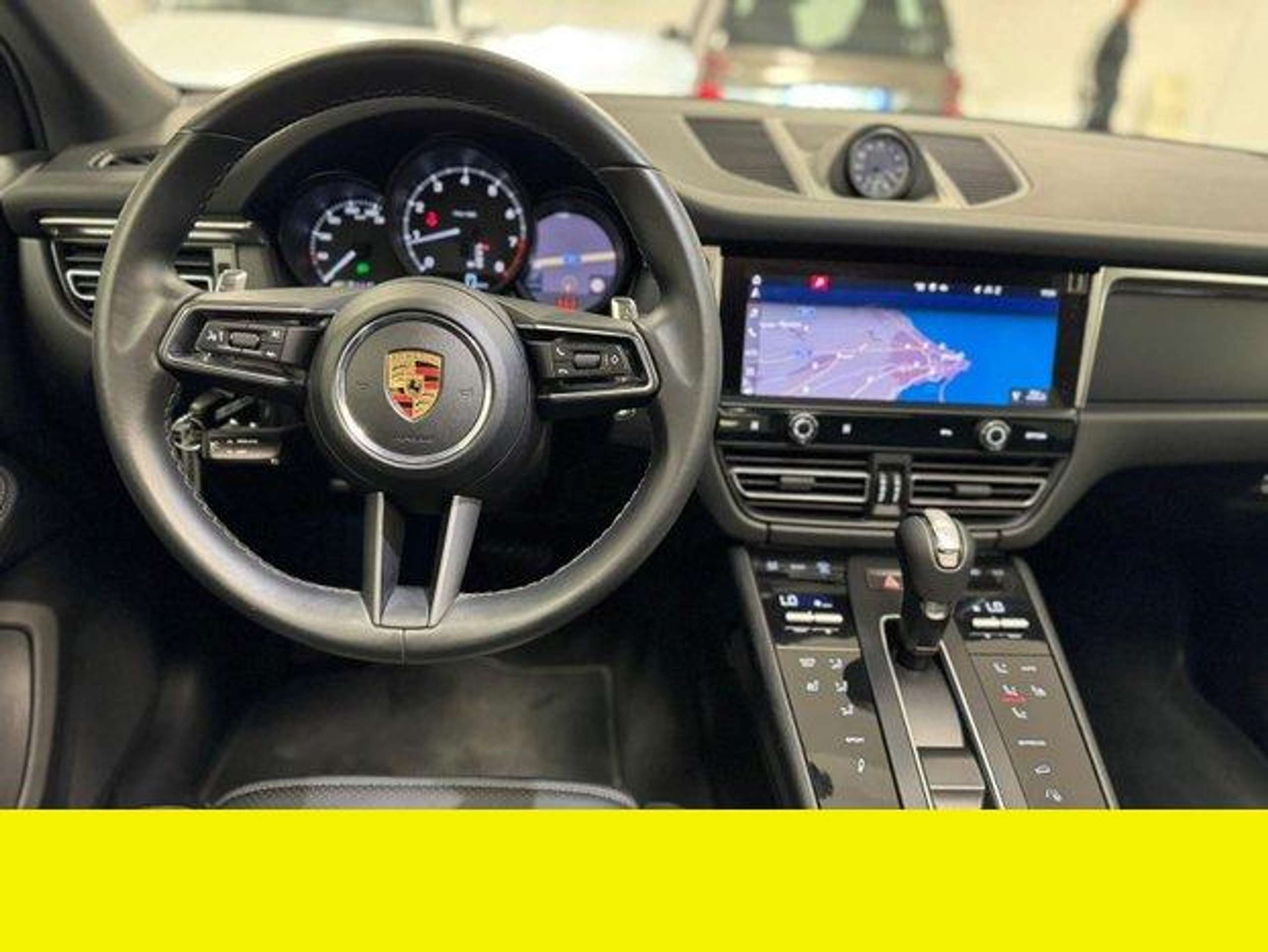 Porsche - Macan