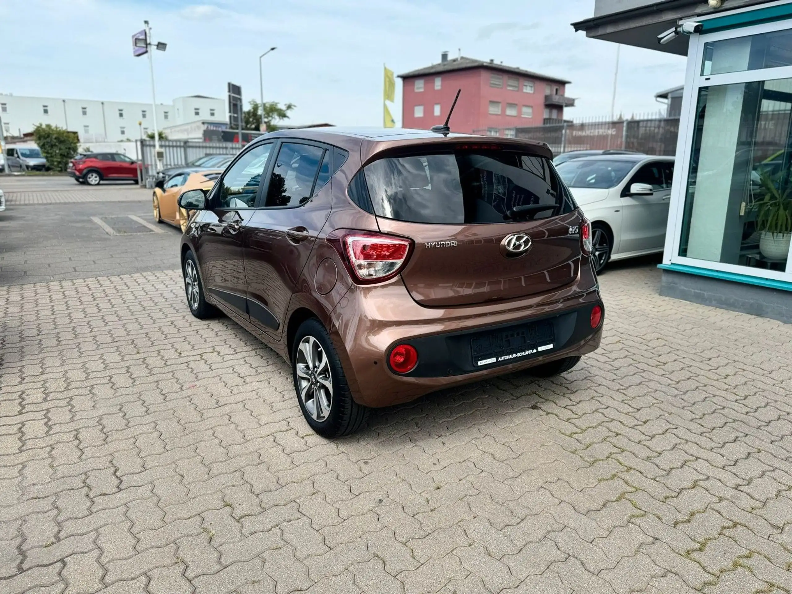 Hyundai - i10