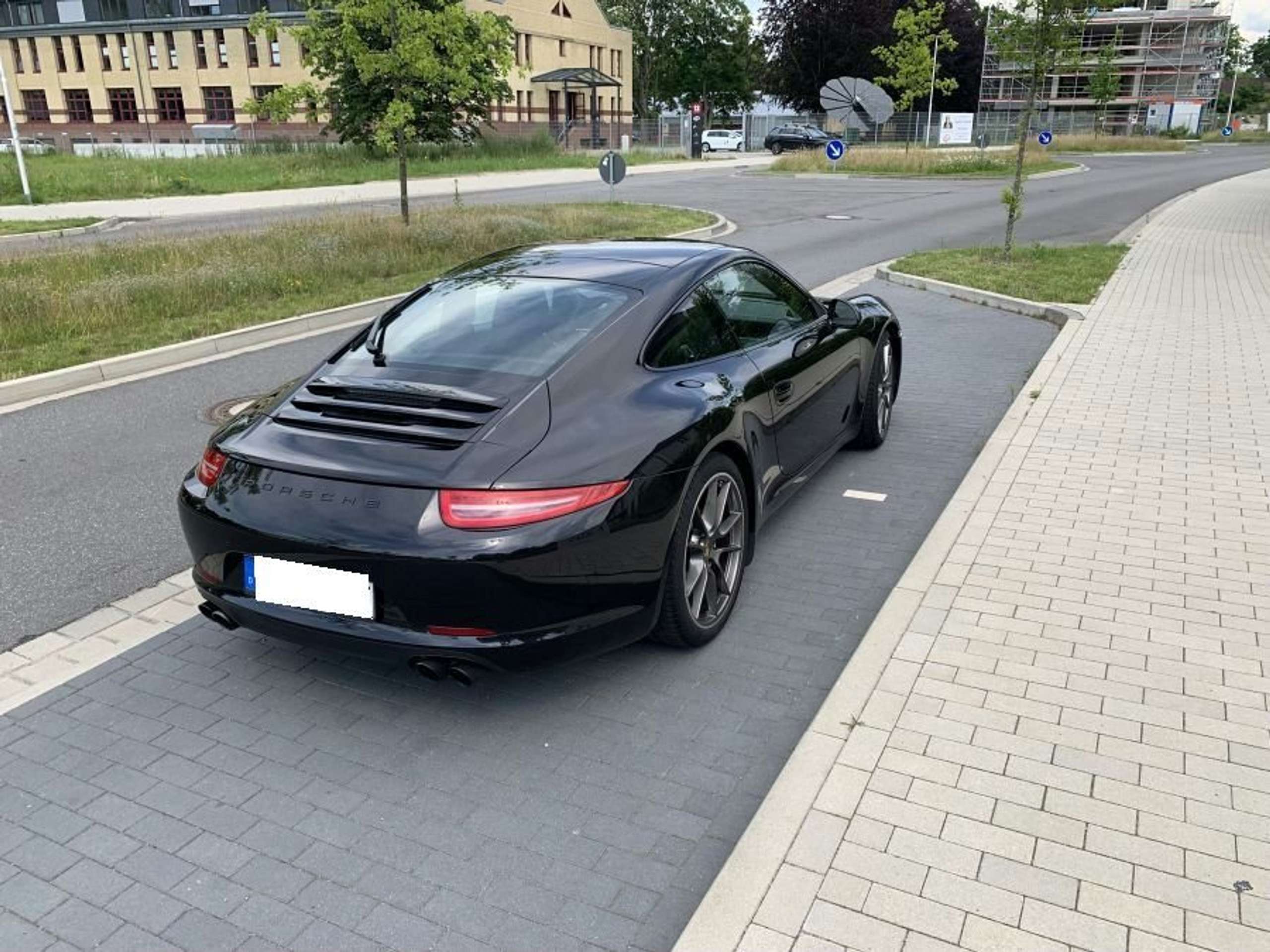 Porsche - 911