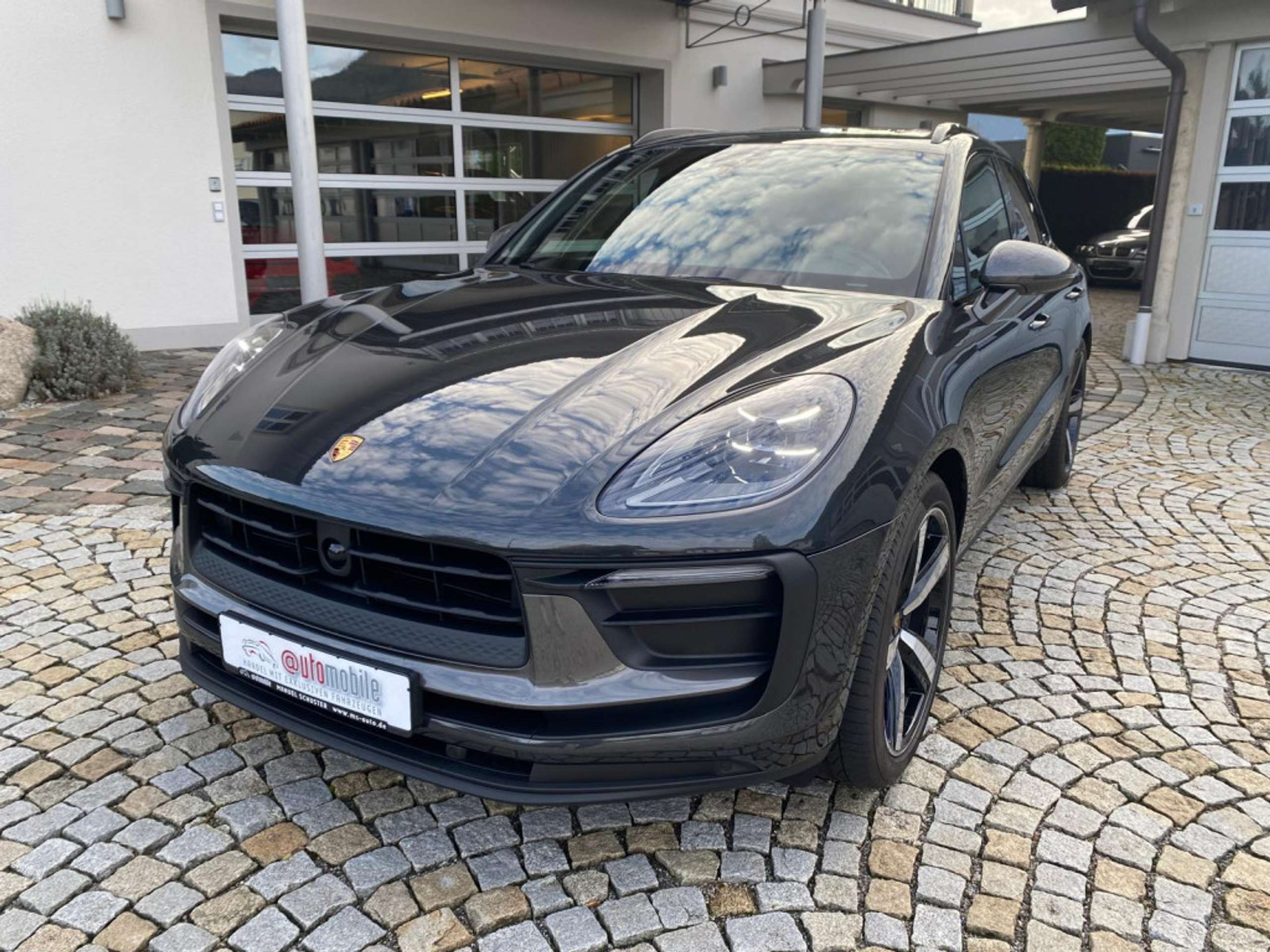 Porsche - Macan