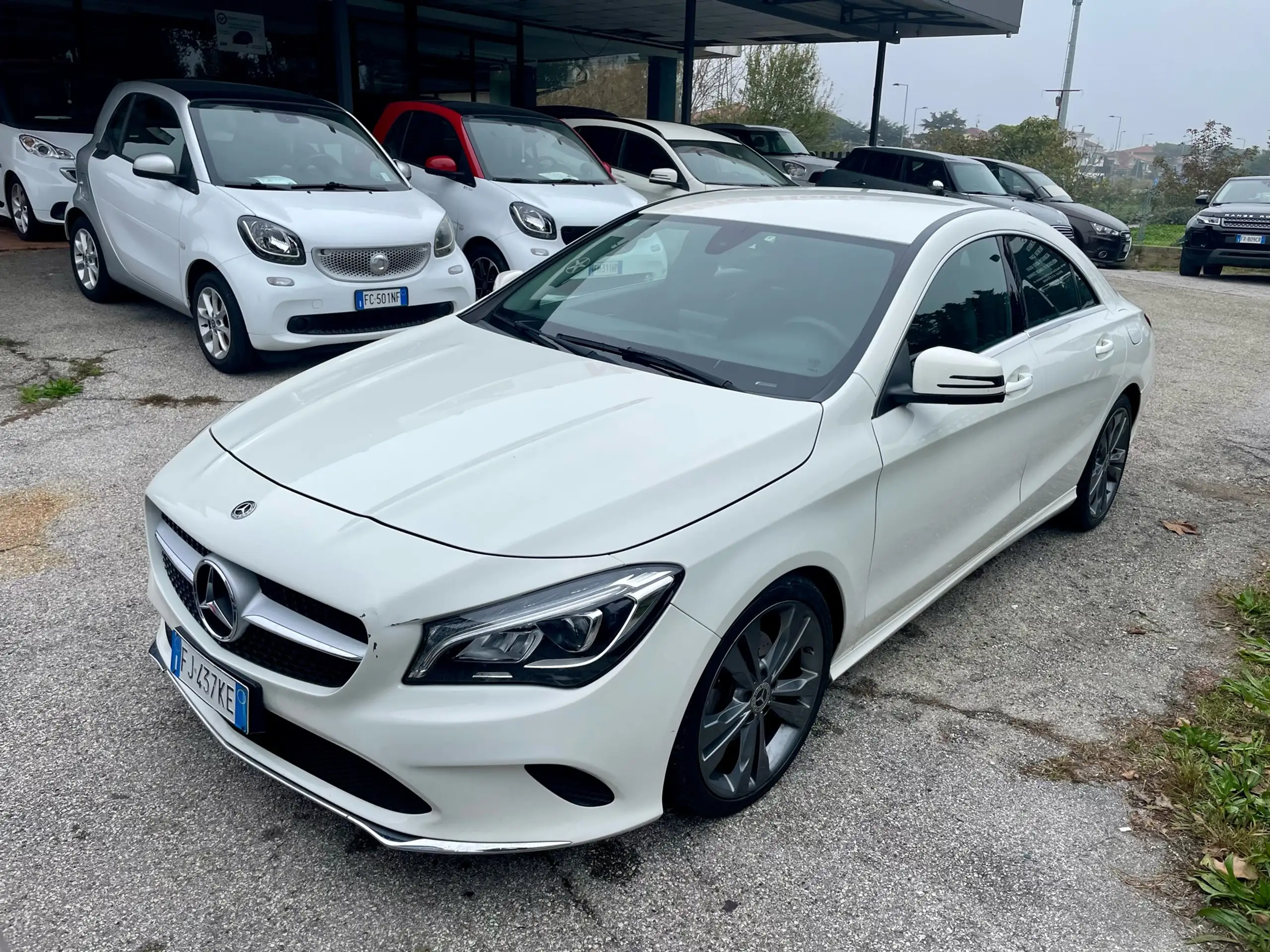 Mercedes-Benz - CLA 200