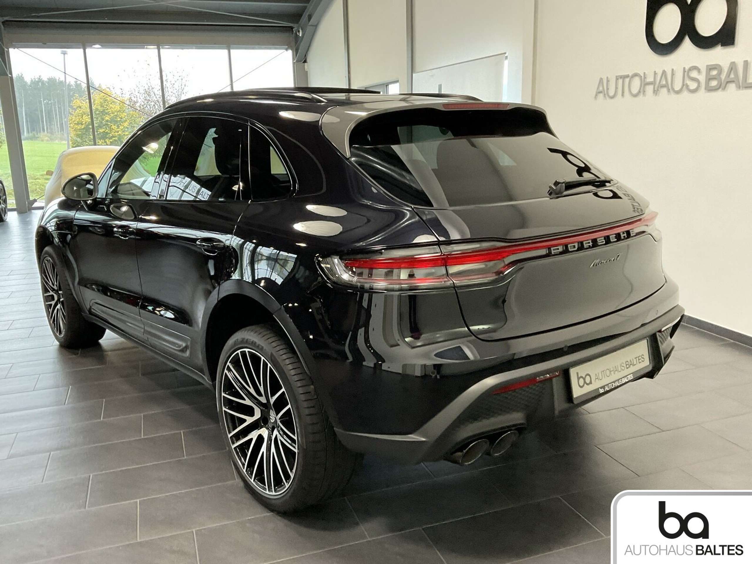 Porsche - Macan