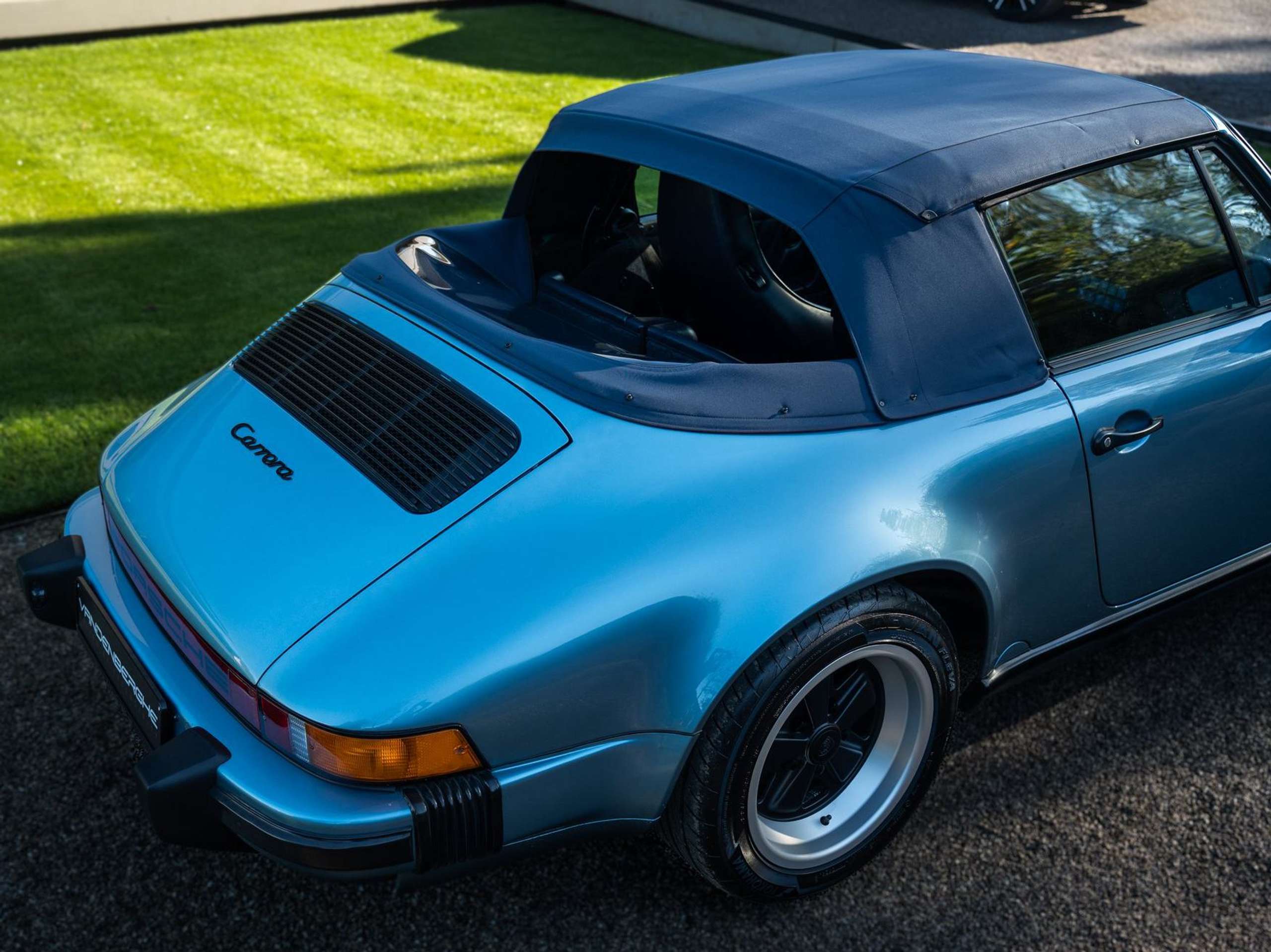 Porsche - 911