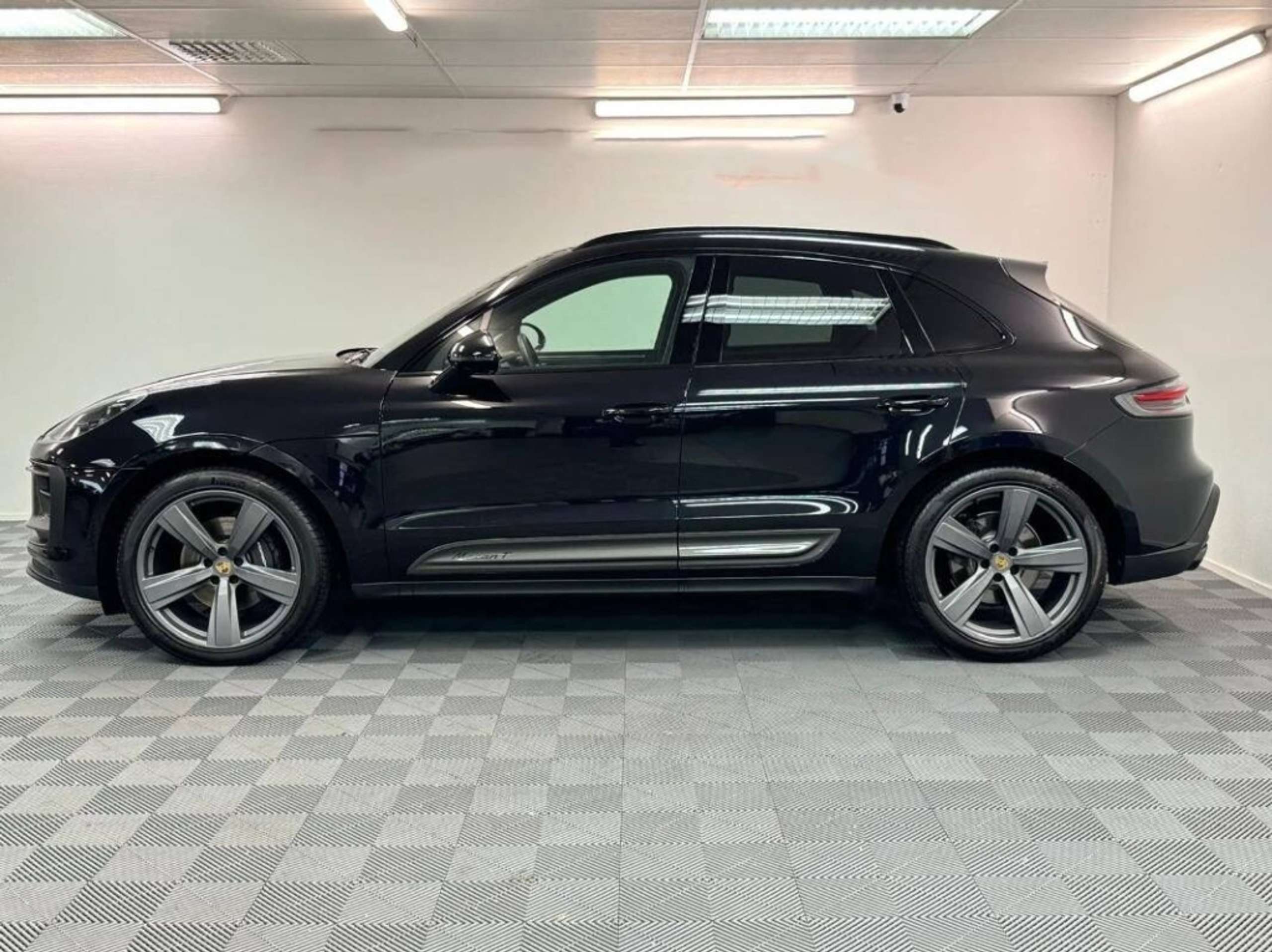 Porsche - Macan