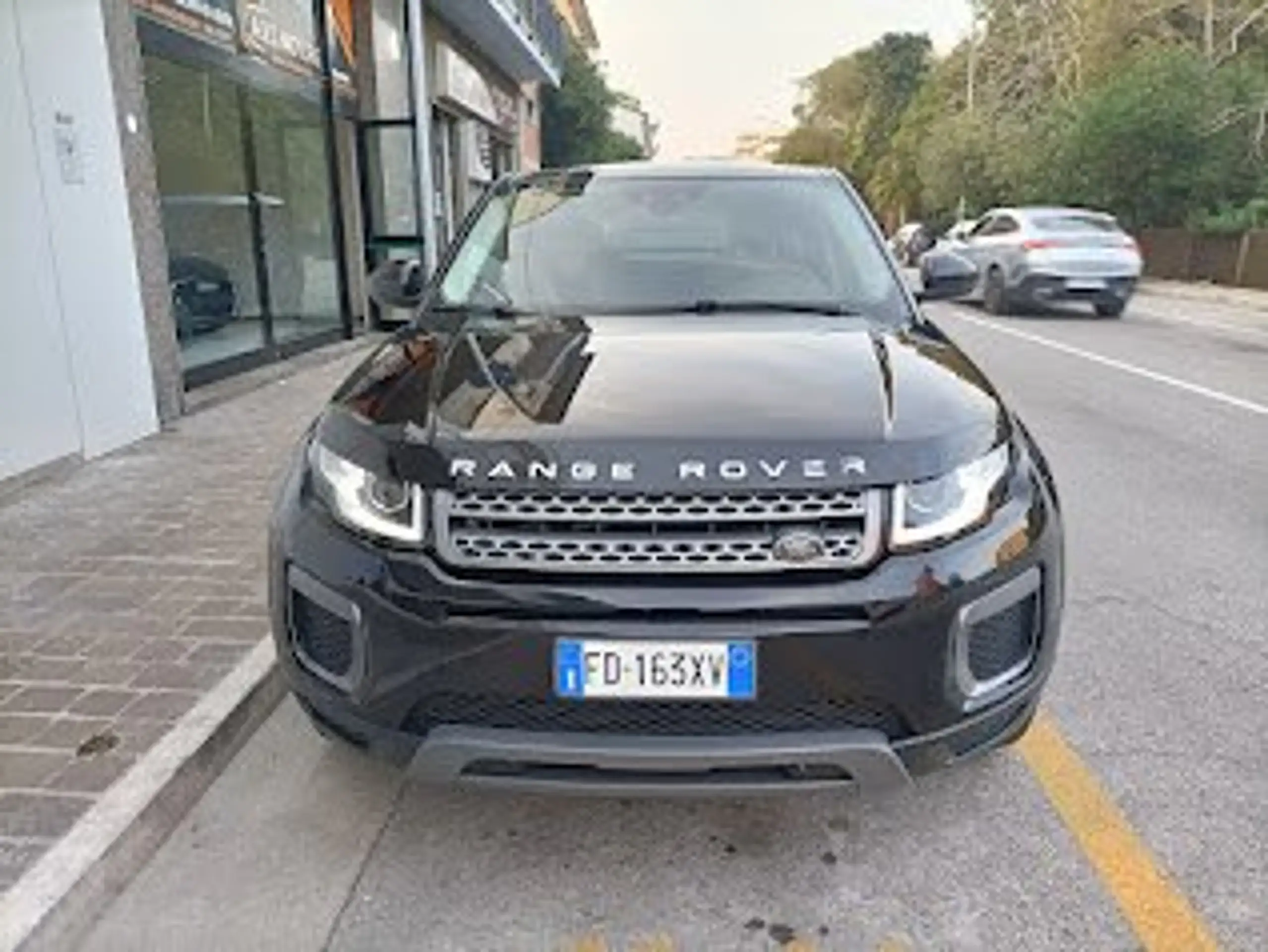 Land Rover - Range Rover Evoque