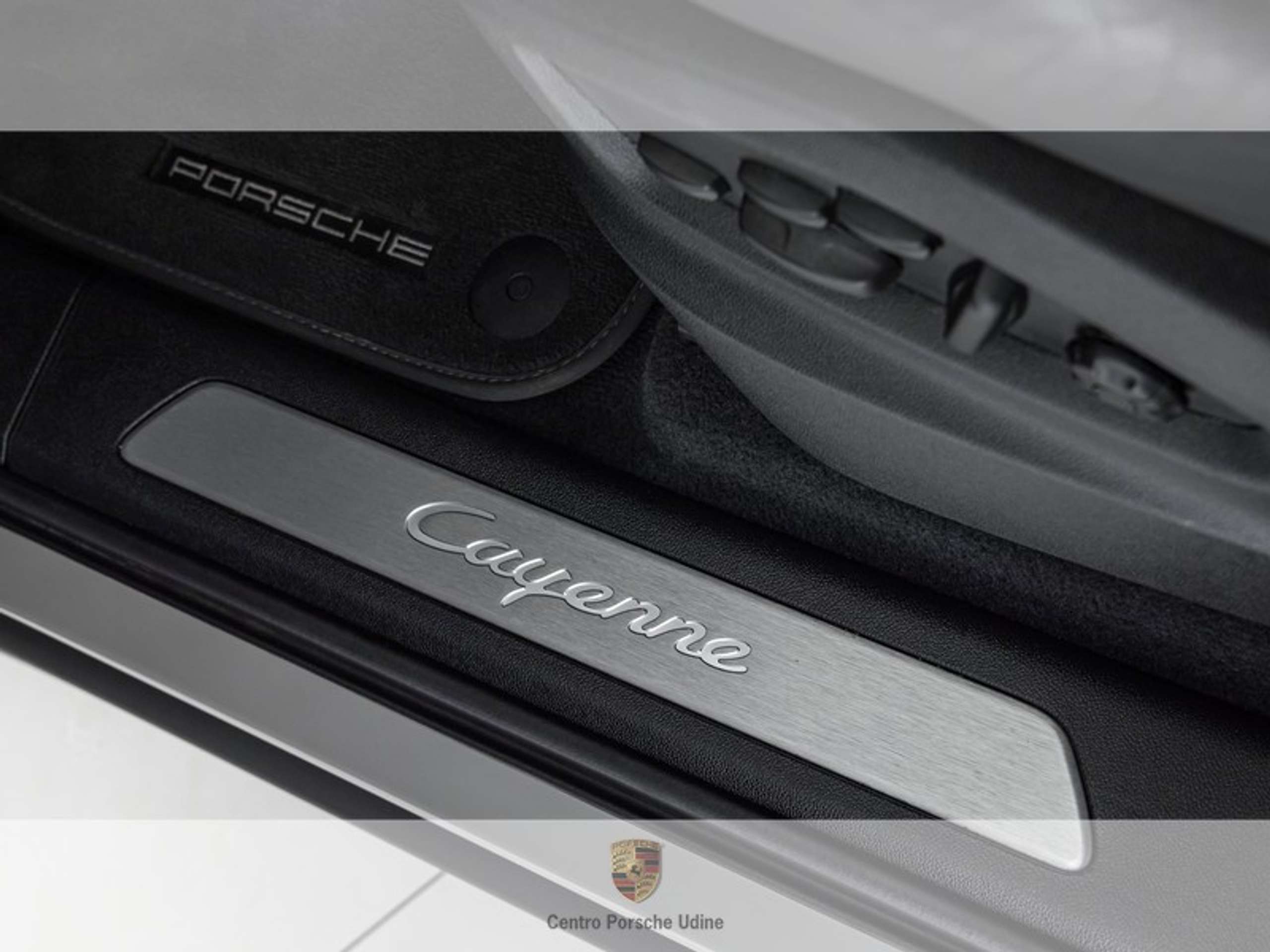 Porsche - Cayenne