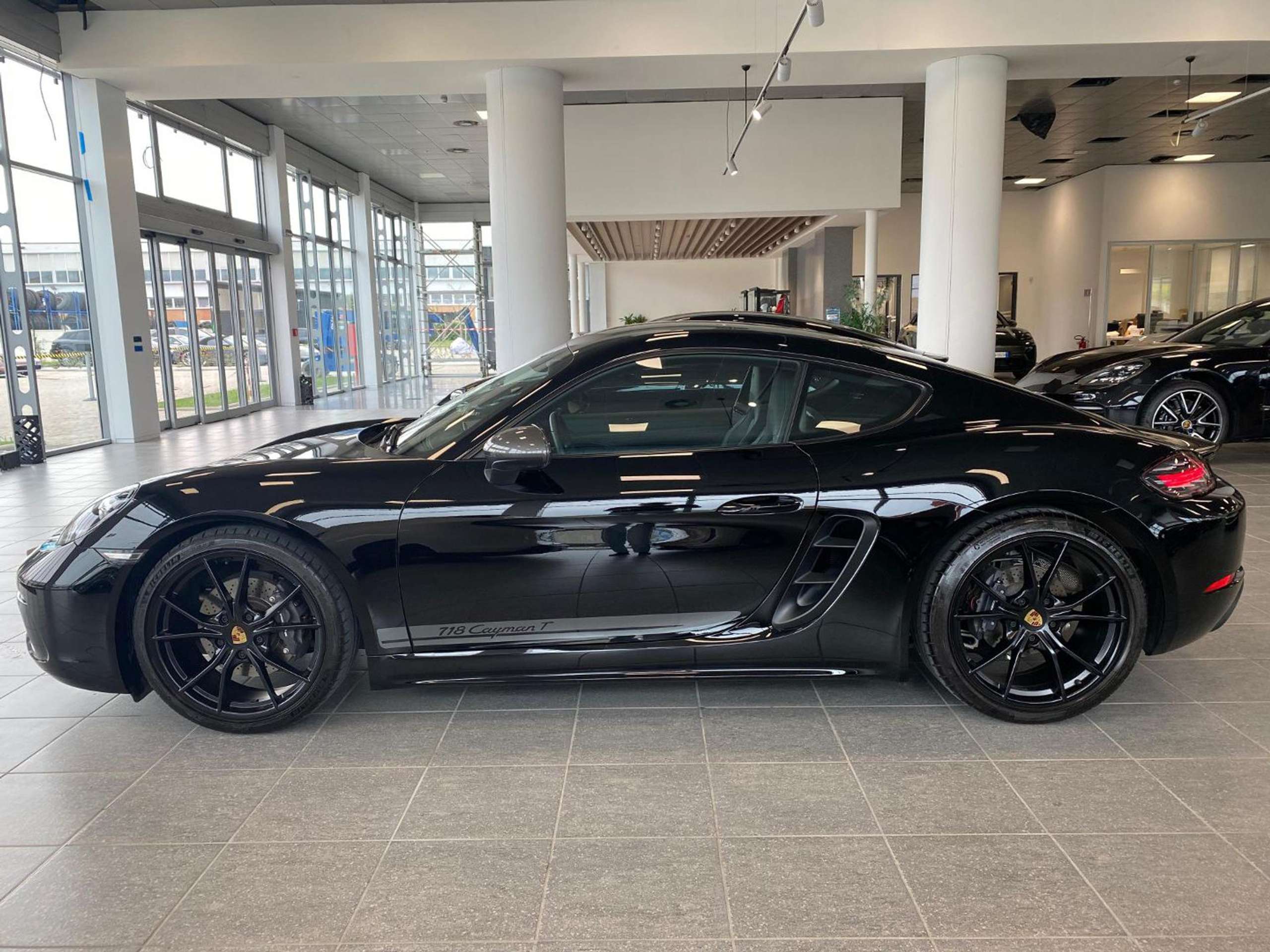 Porsche - Cayman