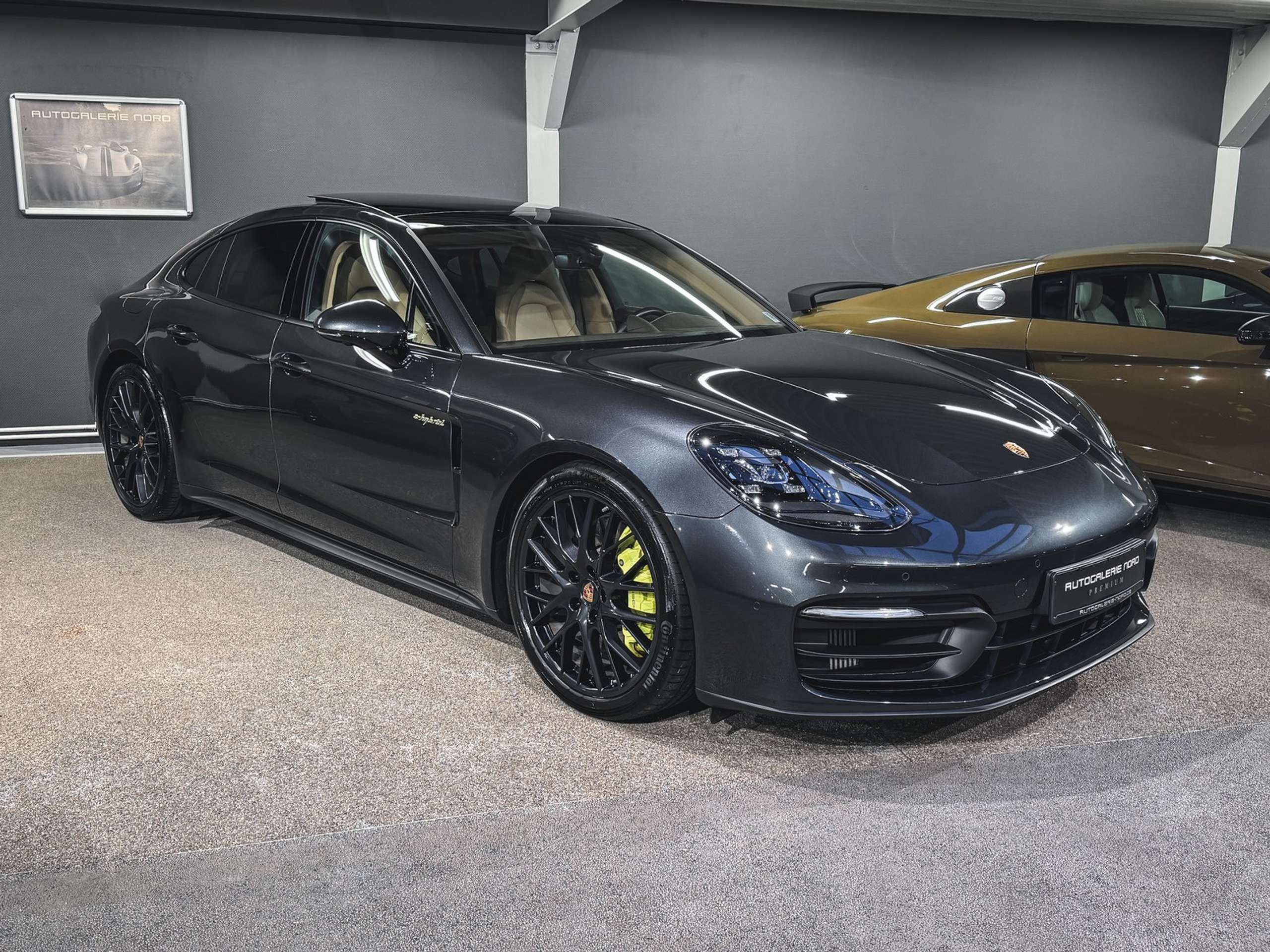 Porsche - Panamera