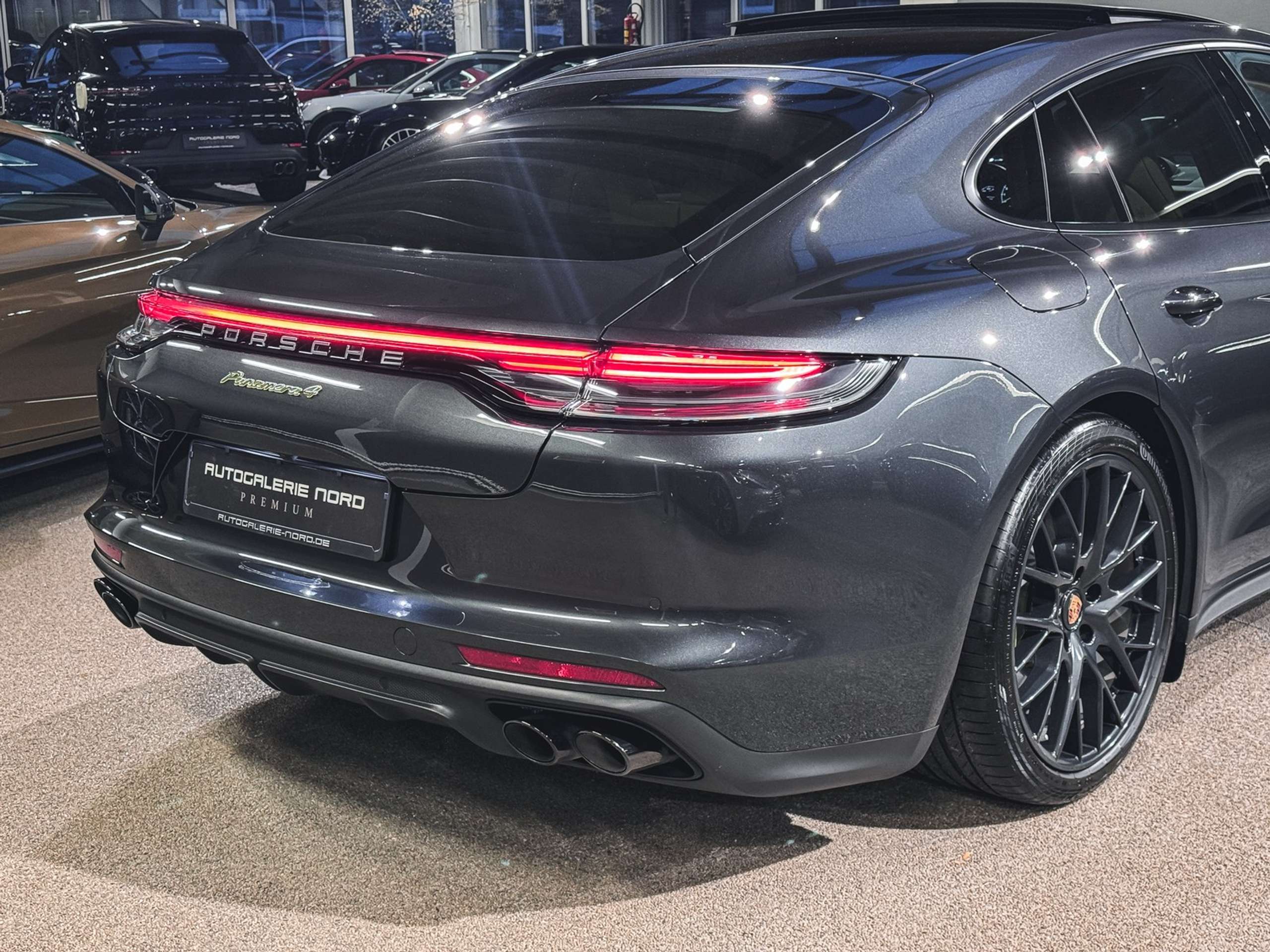 Porsche - Panamera