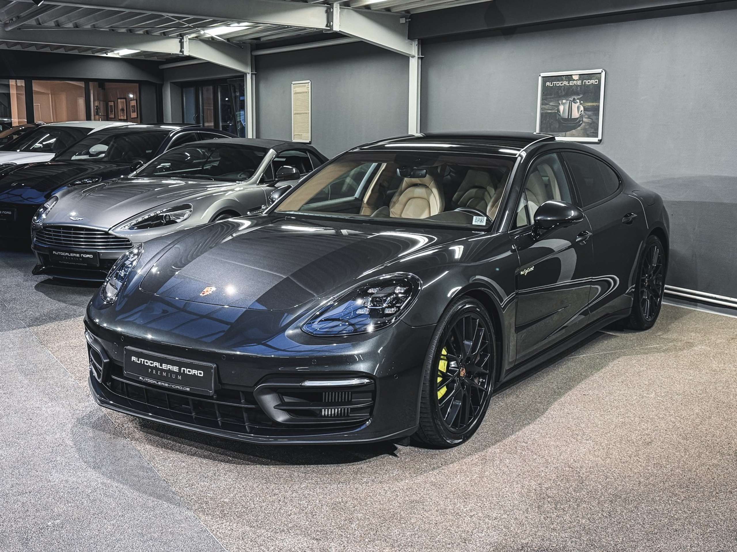 Porsche - Panamera