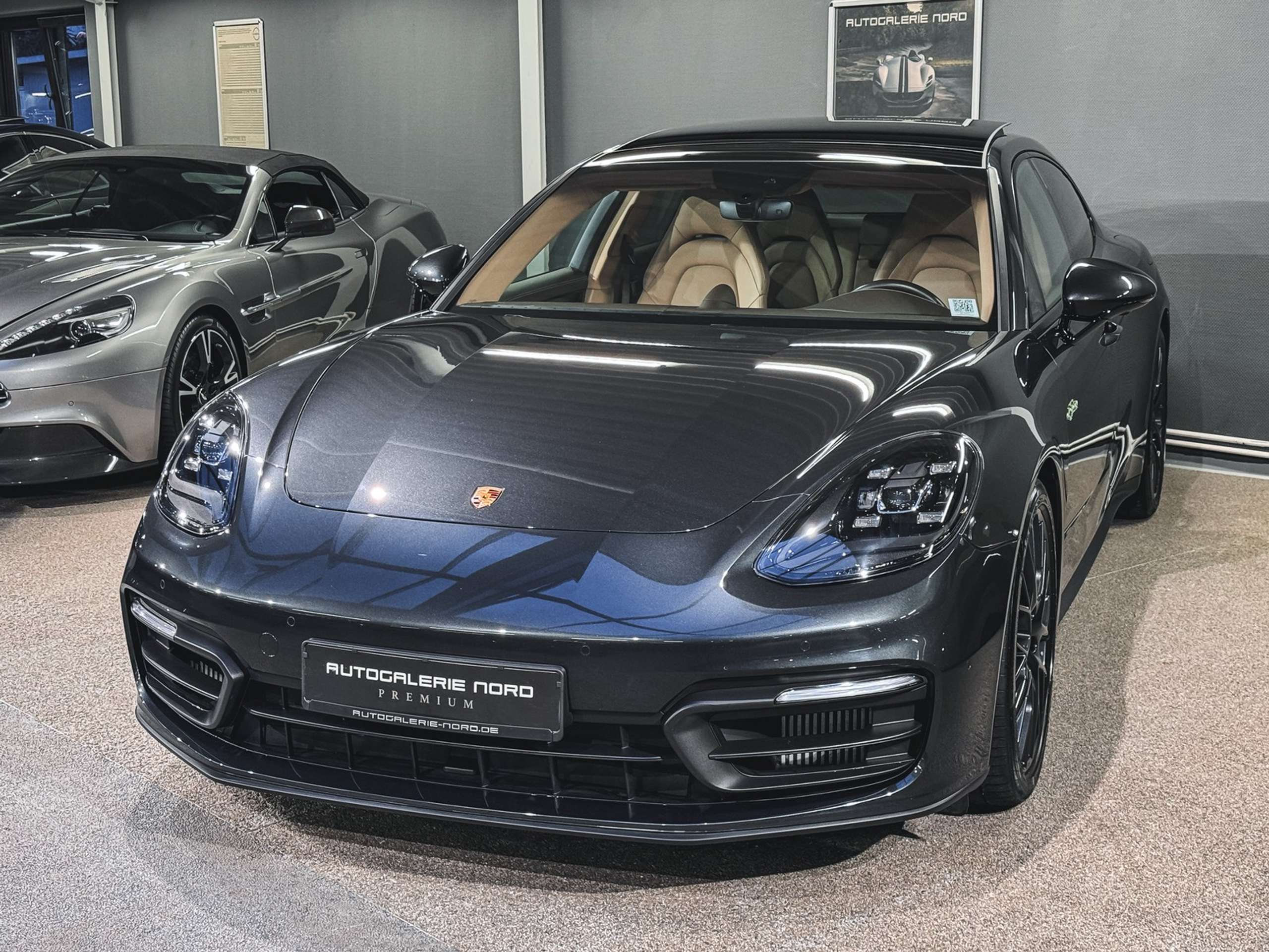 Porsche - Panamera