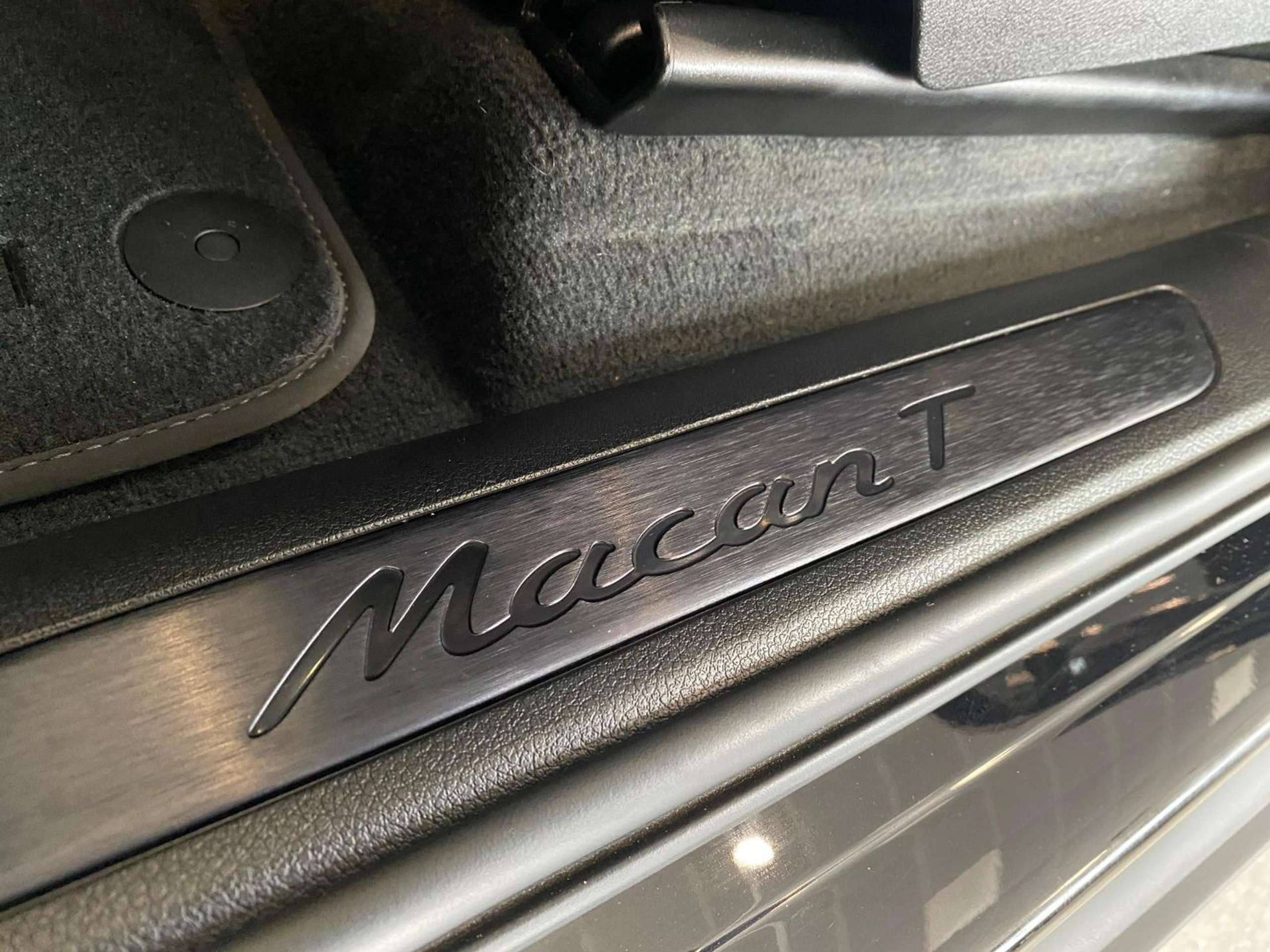 Porsche - Macan